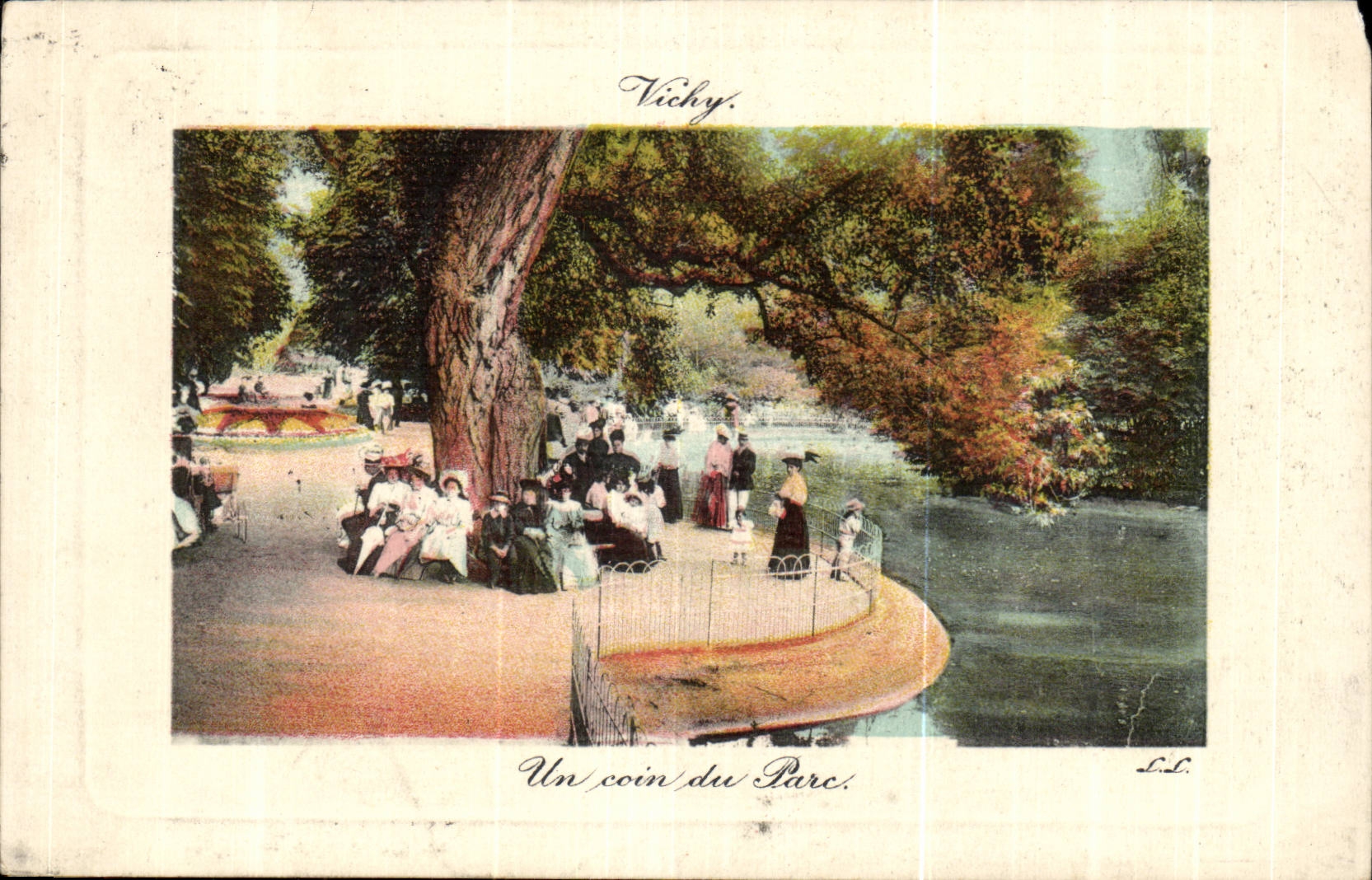 Vichy CPA a corner of the park