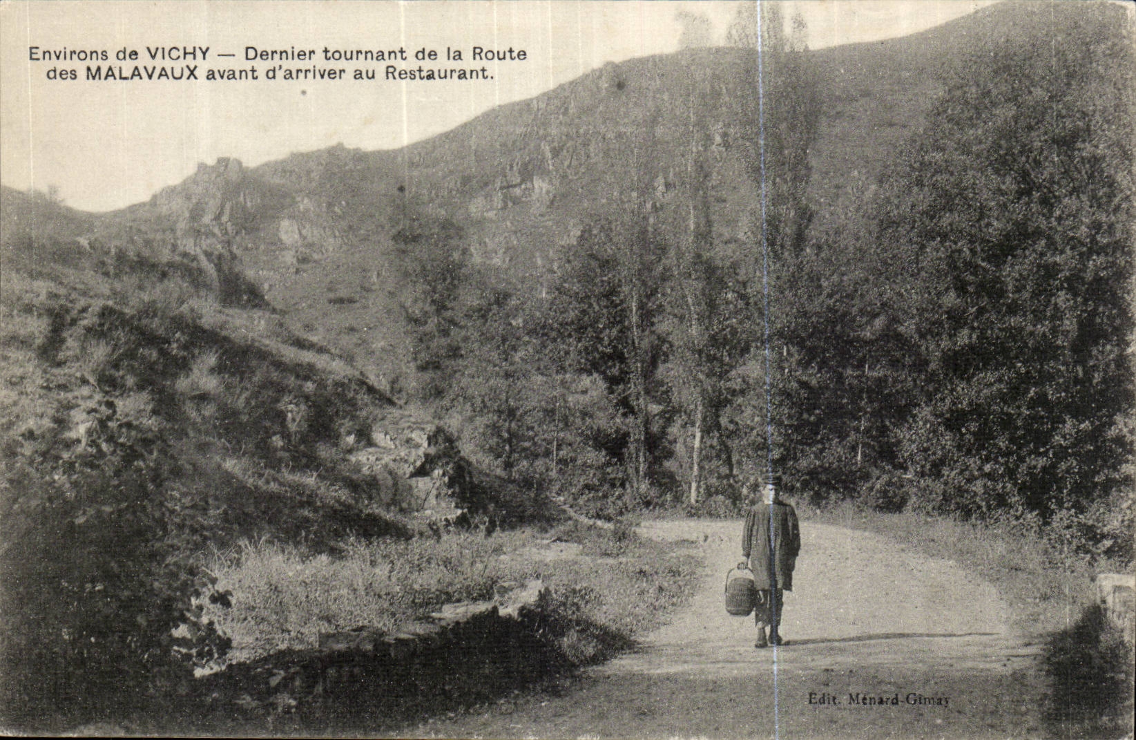 Umlagerungen des letzten Vichy CPA Drehens der Strasse von Malavaux bevor dem Ankommen in der Gaststatte