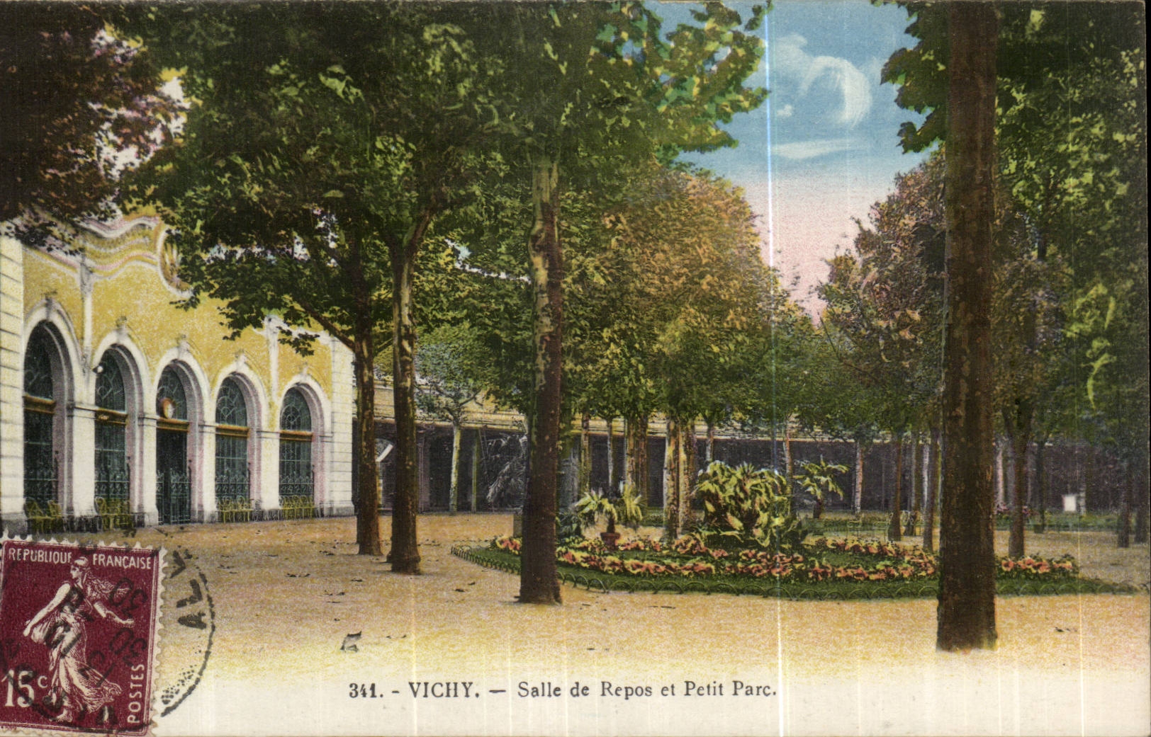 Vichy CPA Room of rest and small park