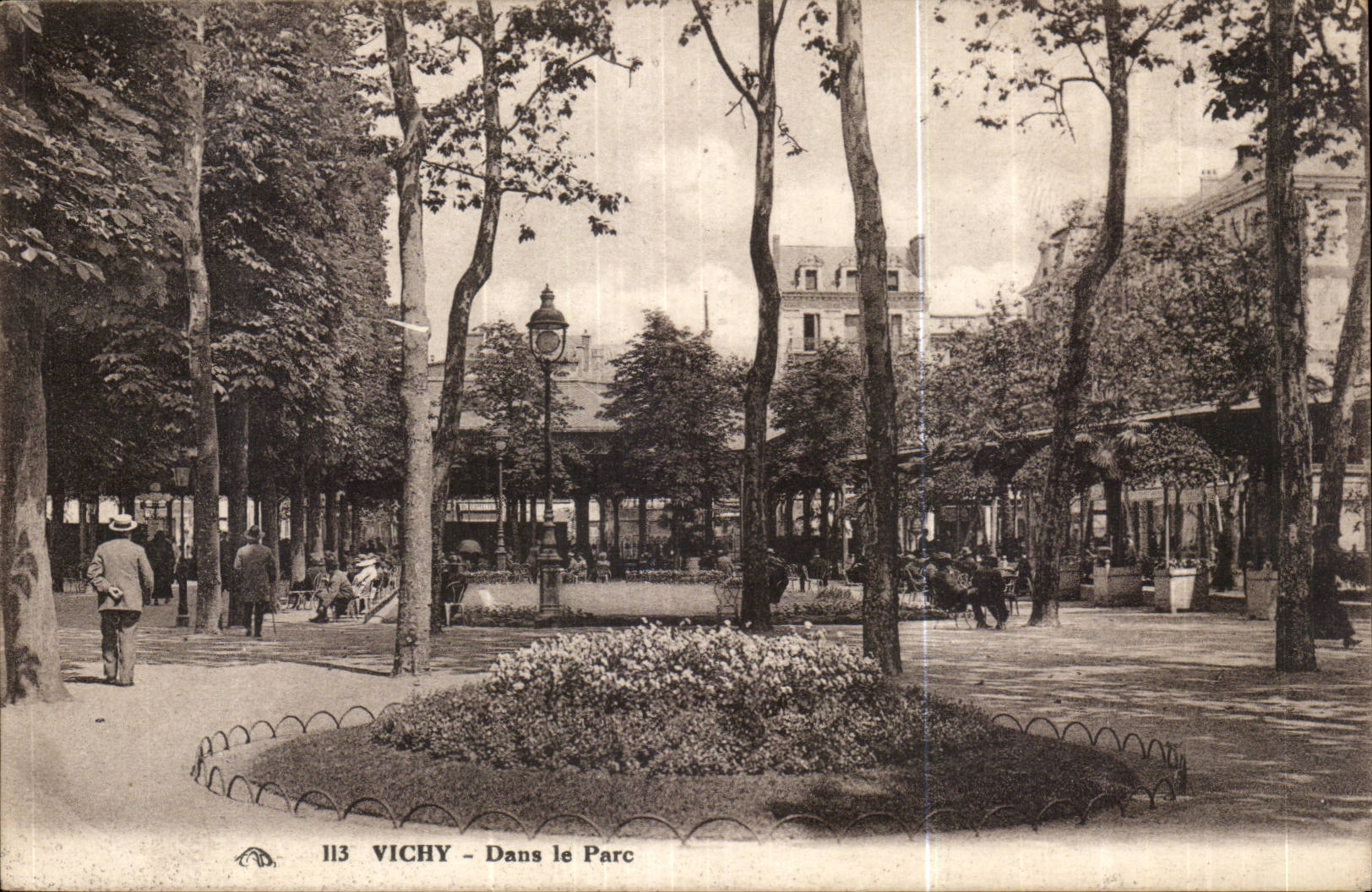 Vichy CPA In the park