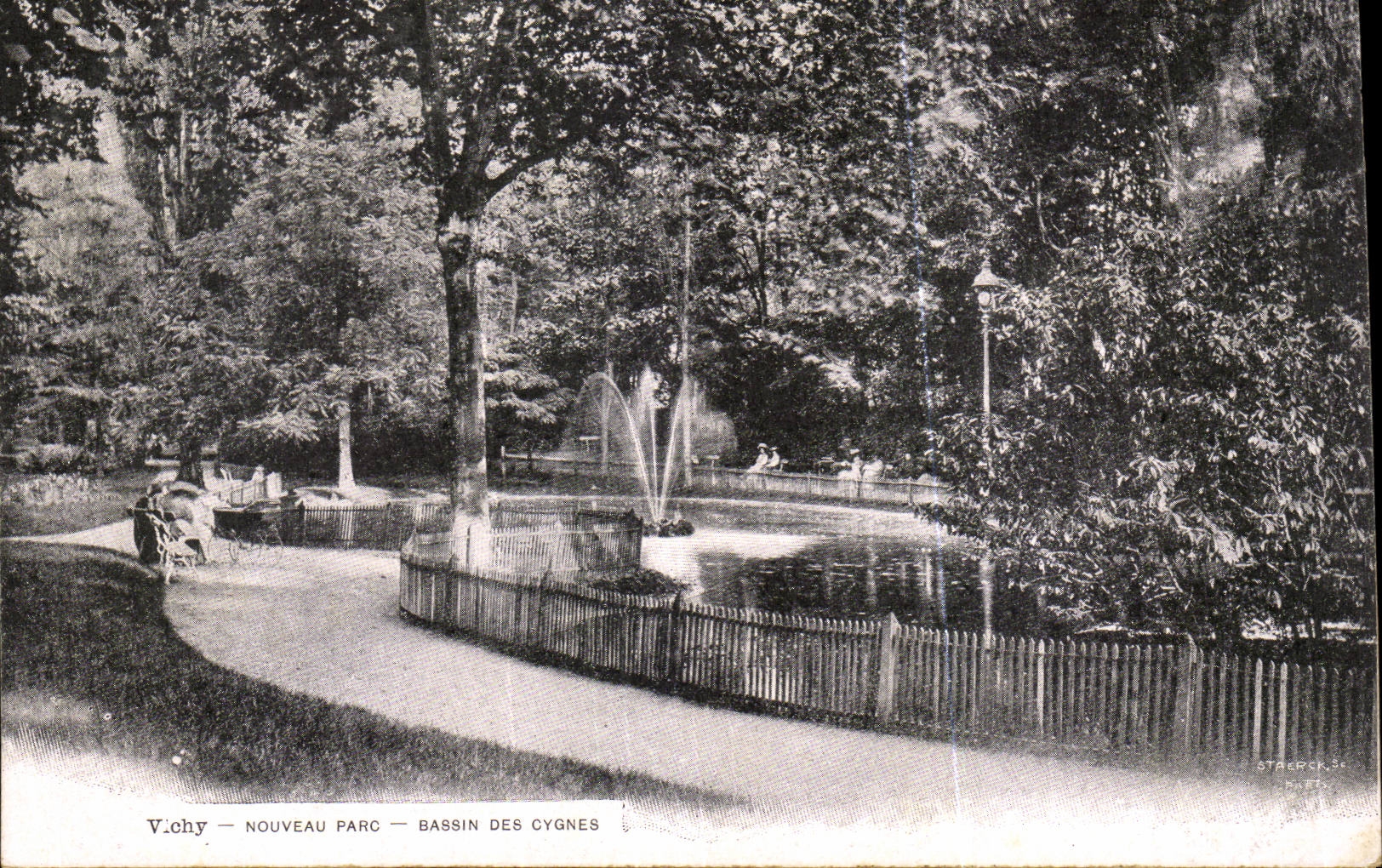 Vichy CPA the basin of the swans (swan)