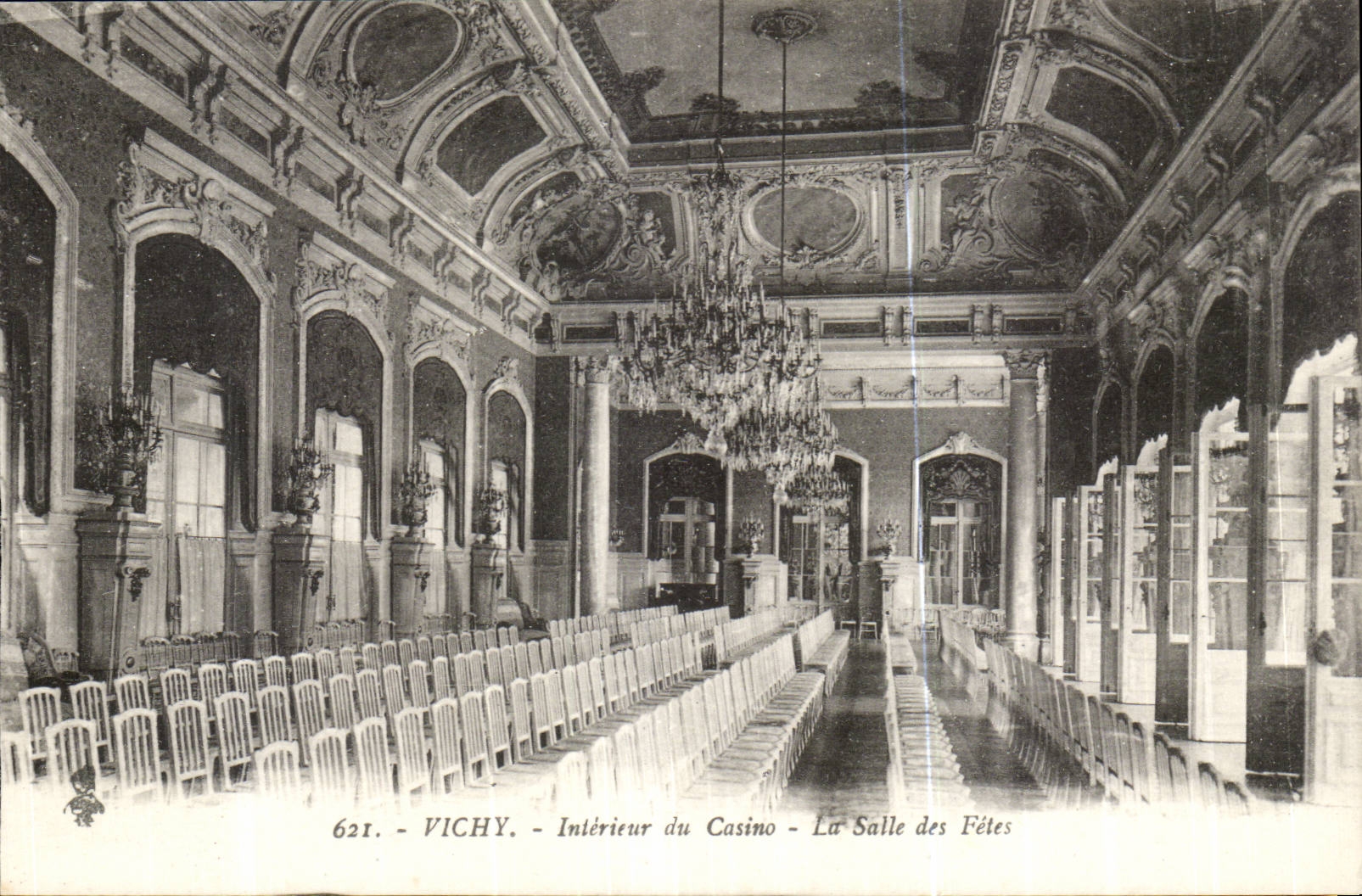 Interior Vichy CPA of the casino the village hall