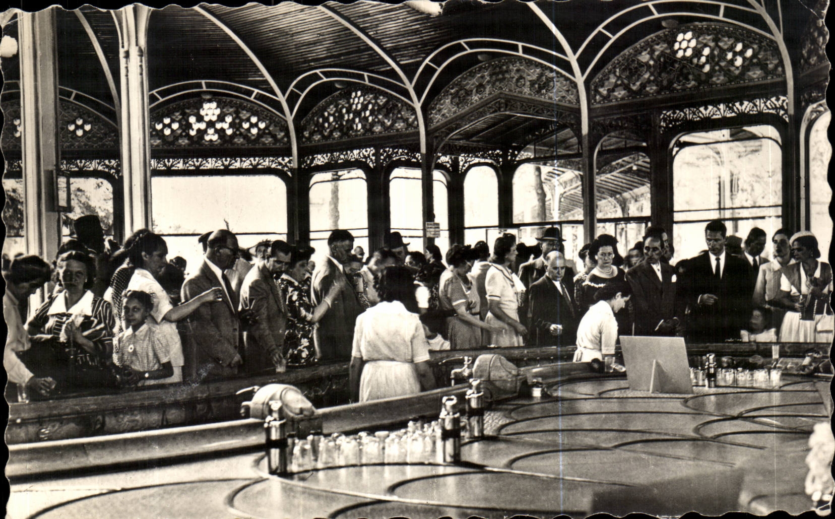 Vichy CPA Chomel Source