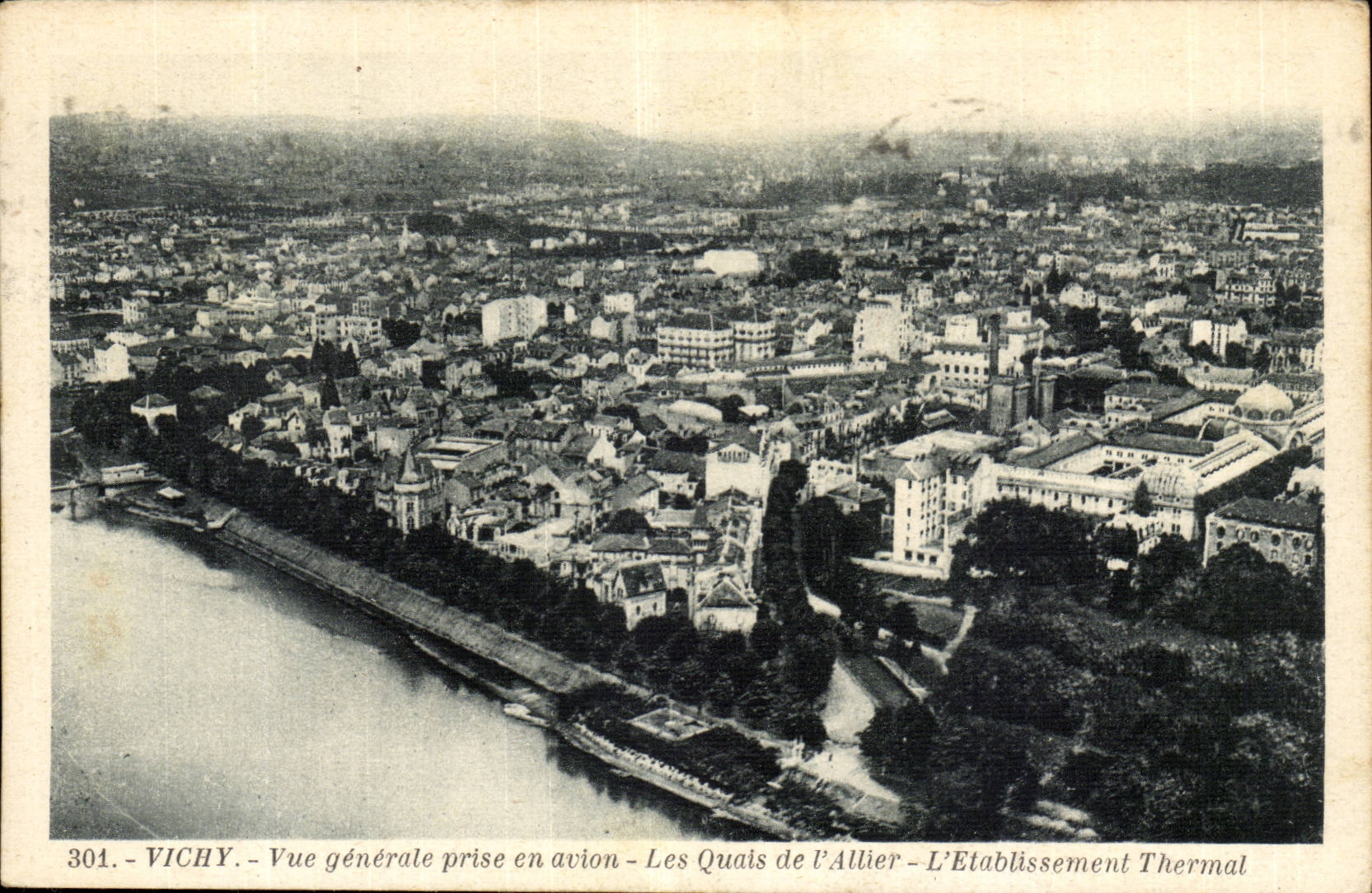 Vichy CPA View taken in the plane quays to combine it the hydropathic establishment