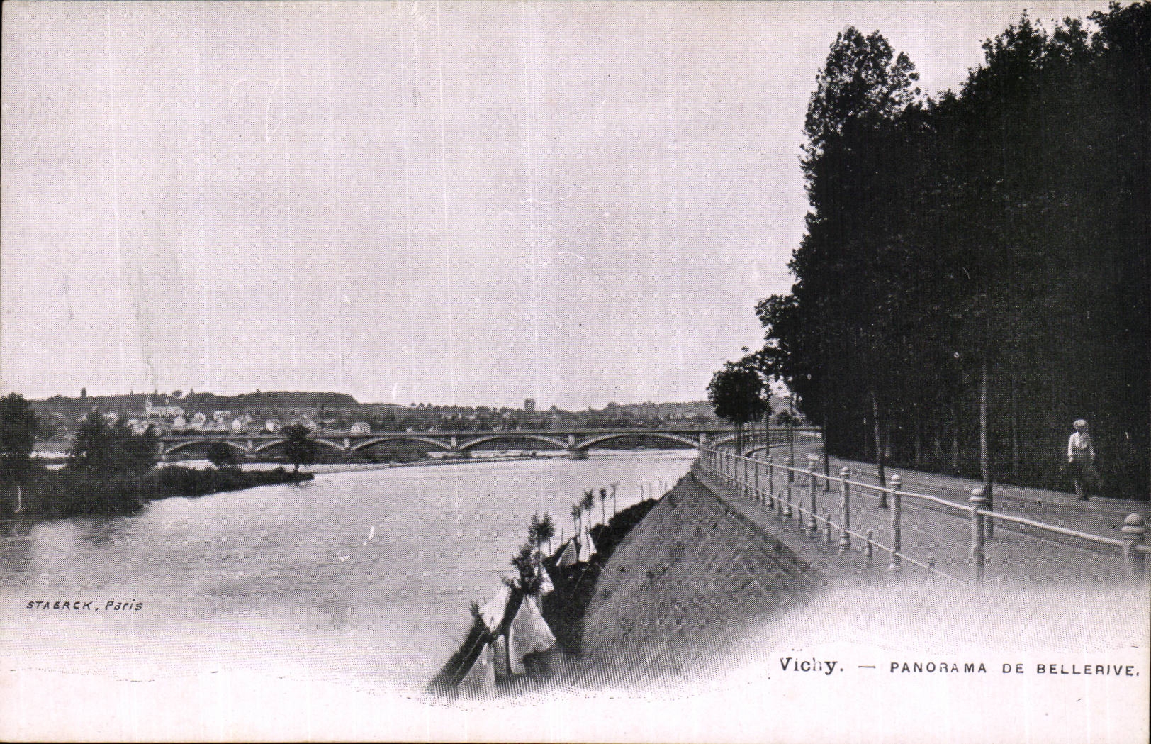 Vichy CPA Panorama of Bellerive