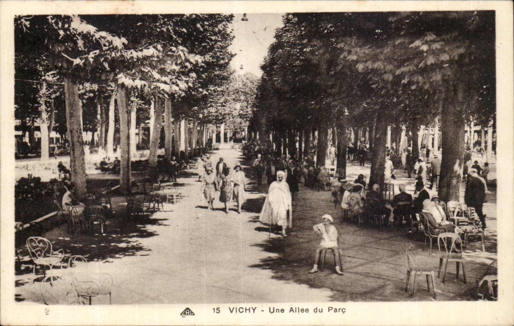 Vichy CPA an alley of the park