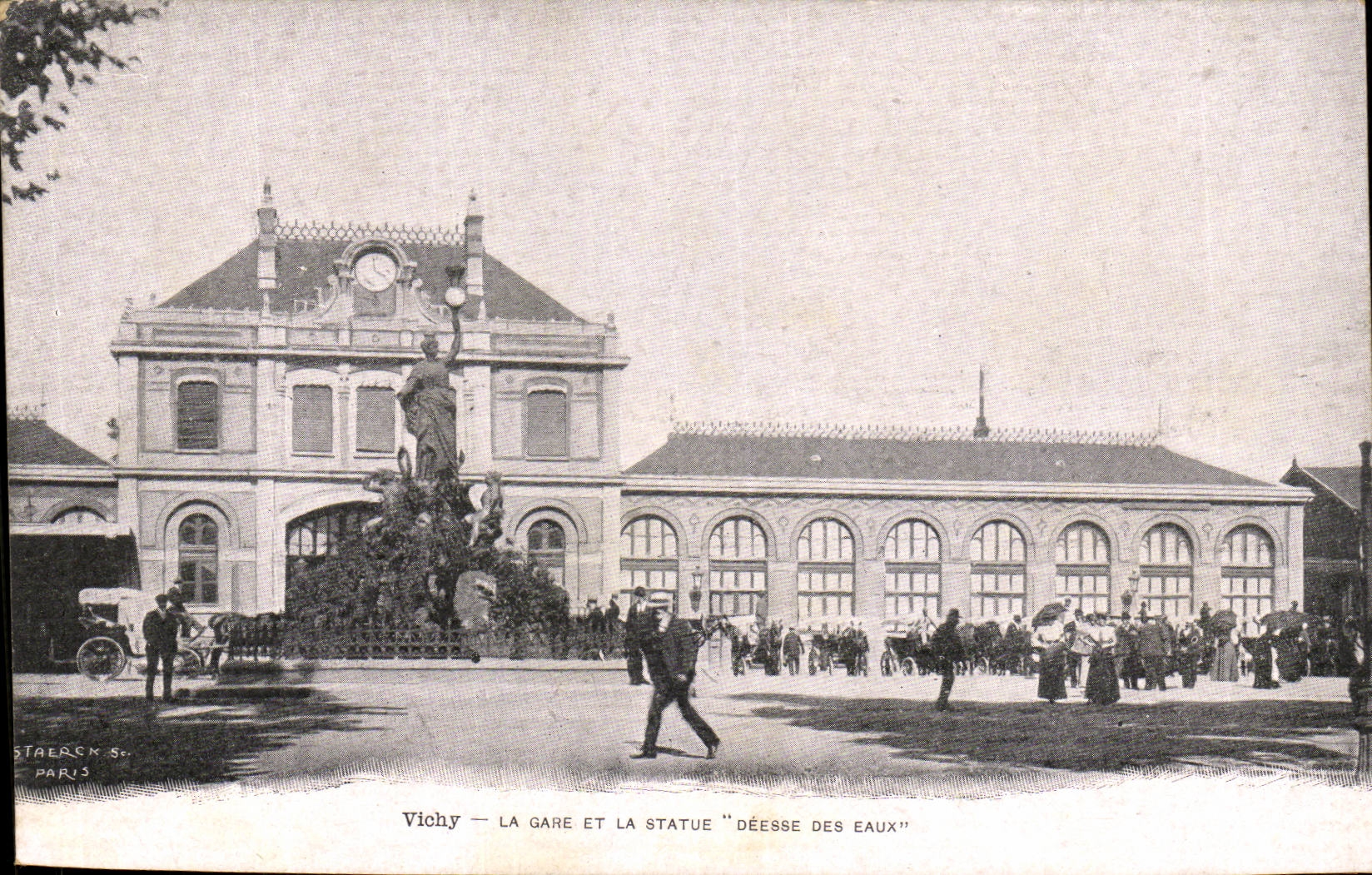 Vichy CPA Train station and Statue of the goddess of water