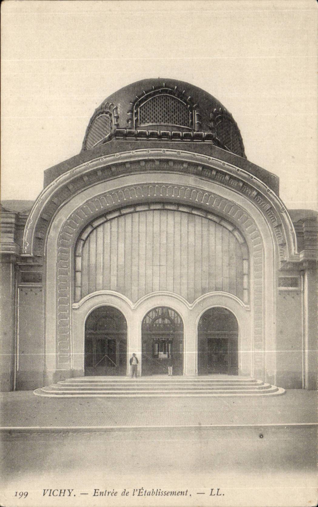 Vichy CPA Entrance of the establishment