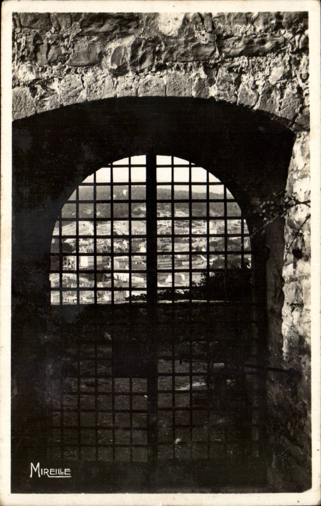 blackcurrant - one visits Cassis and one remains there - CPA