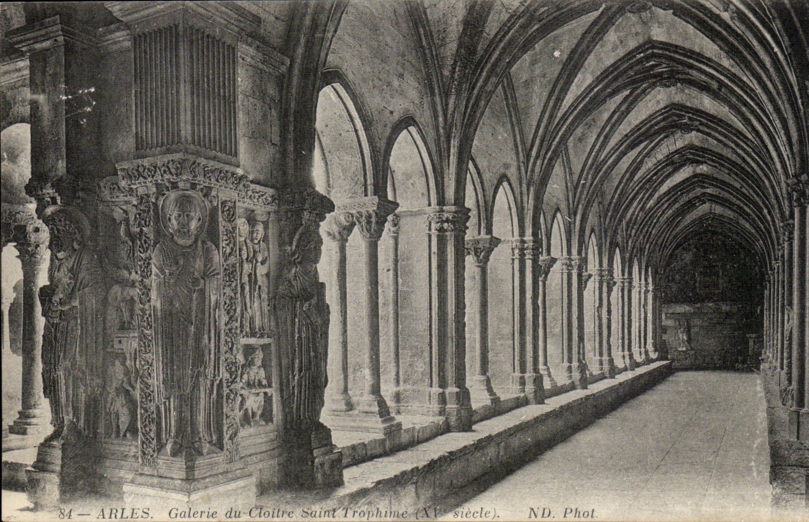 Arles - Gallery of the holy Cloister Trophime - CPA