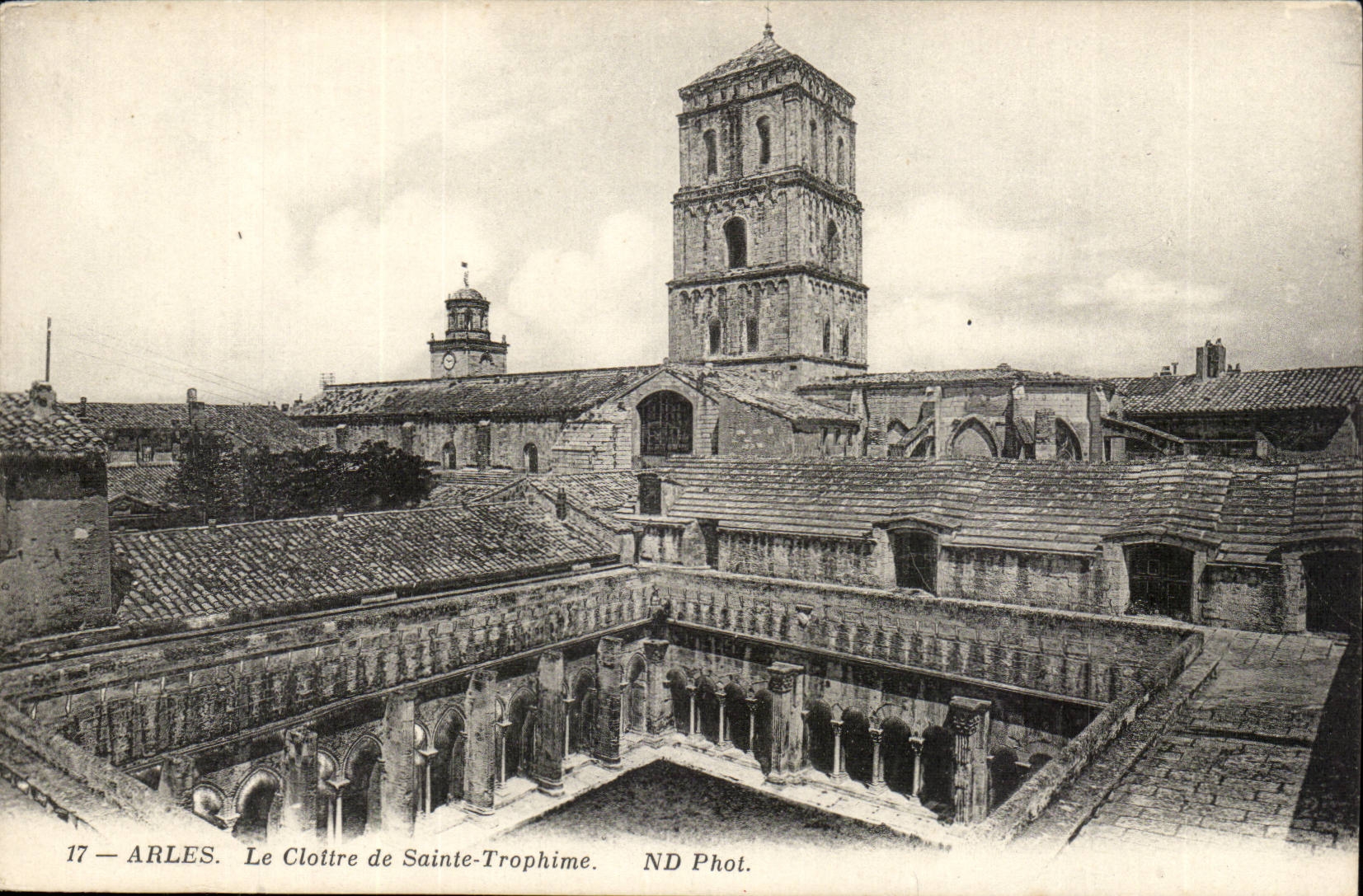 Arles - the Cloister of Saint Trophime - CPA