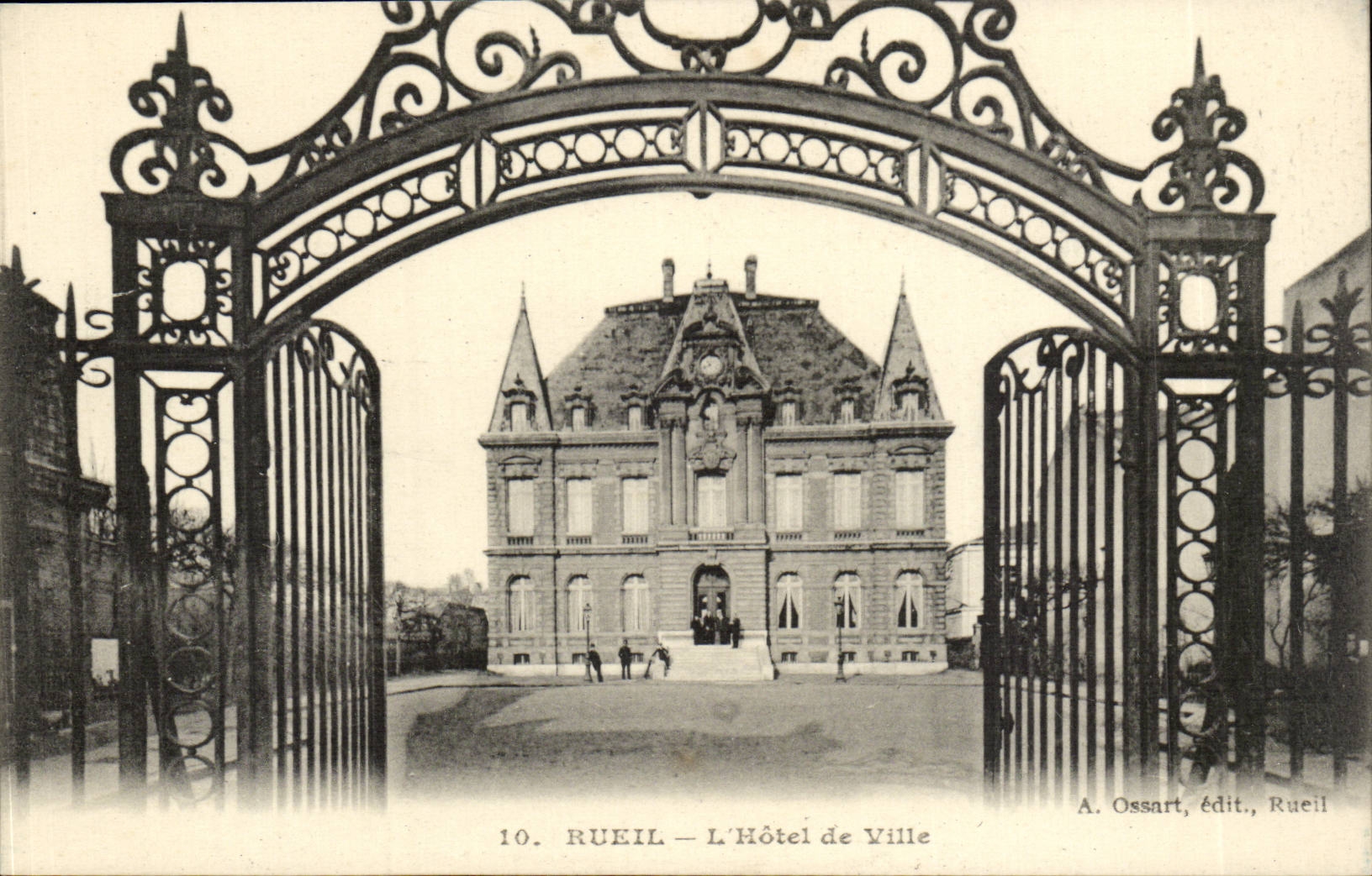 Rueil - the Town hall - CPA
