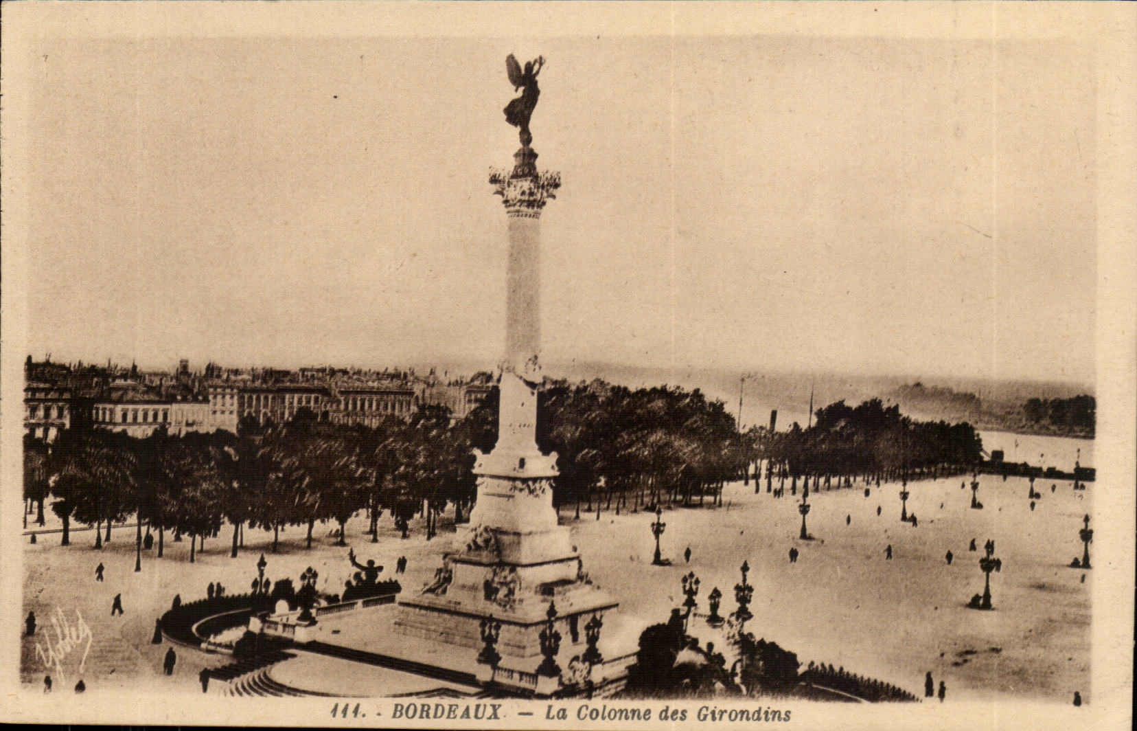 Bordeaux - the Column of the Of Gironde ones - CPA