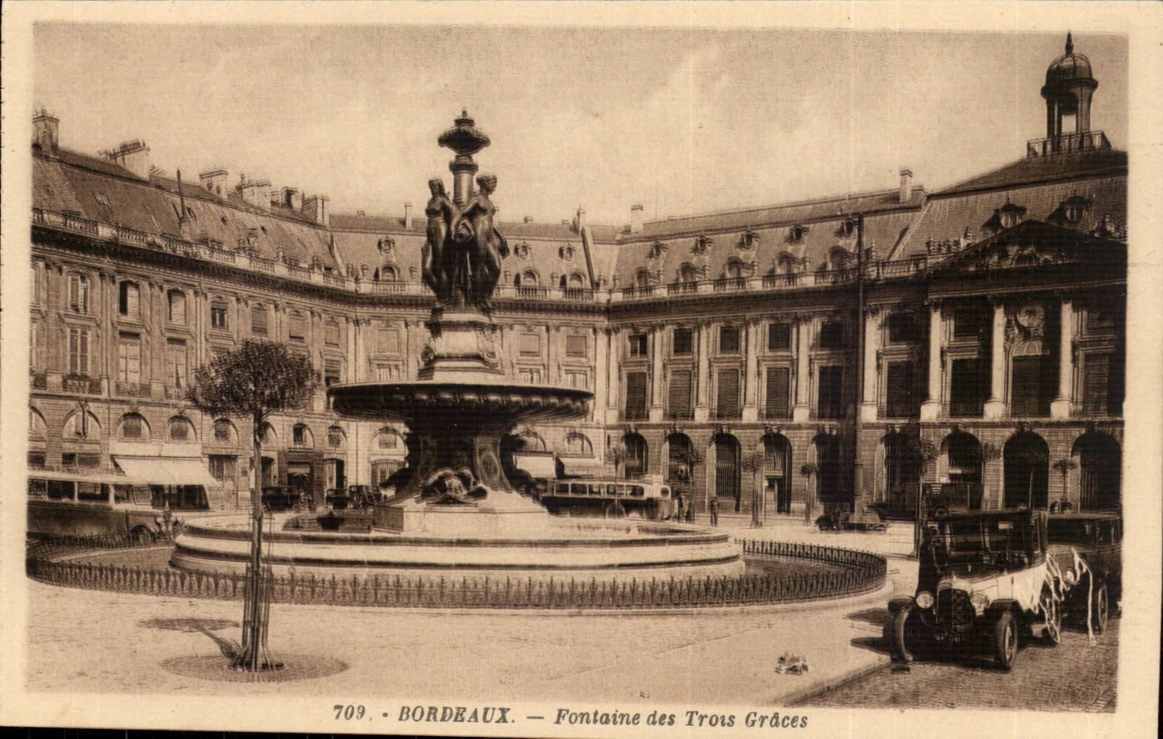 Bordeaux - Fountain of the Three Graces - CPA