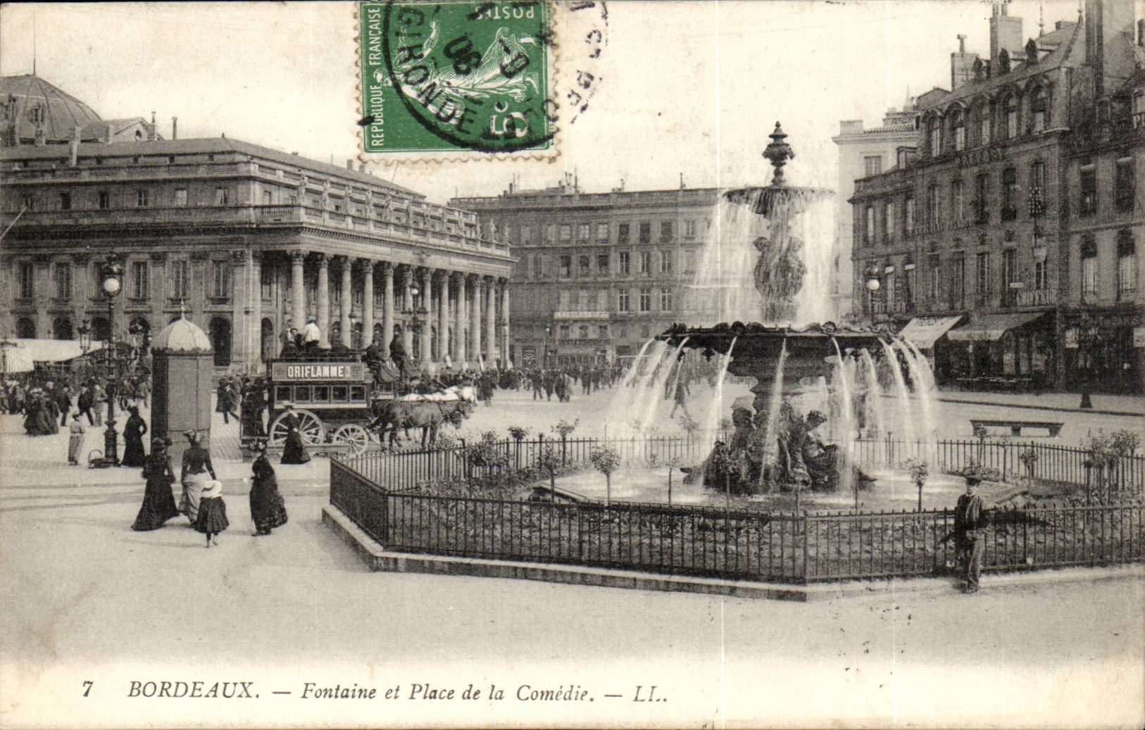 Bordeaux - Fountain and Place of the Comedy - CPA