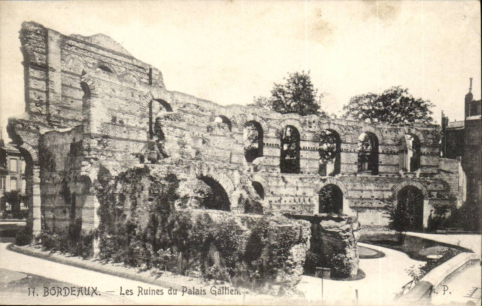 Bordeaux - Ruins of the Gallien Palate - CPA