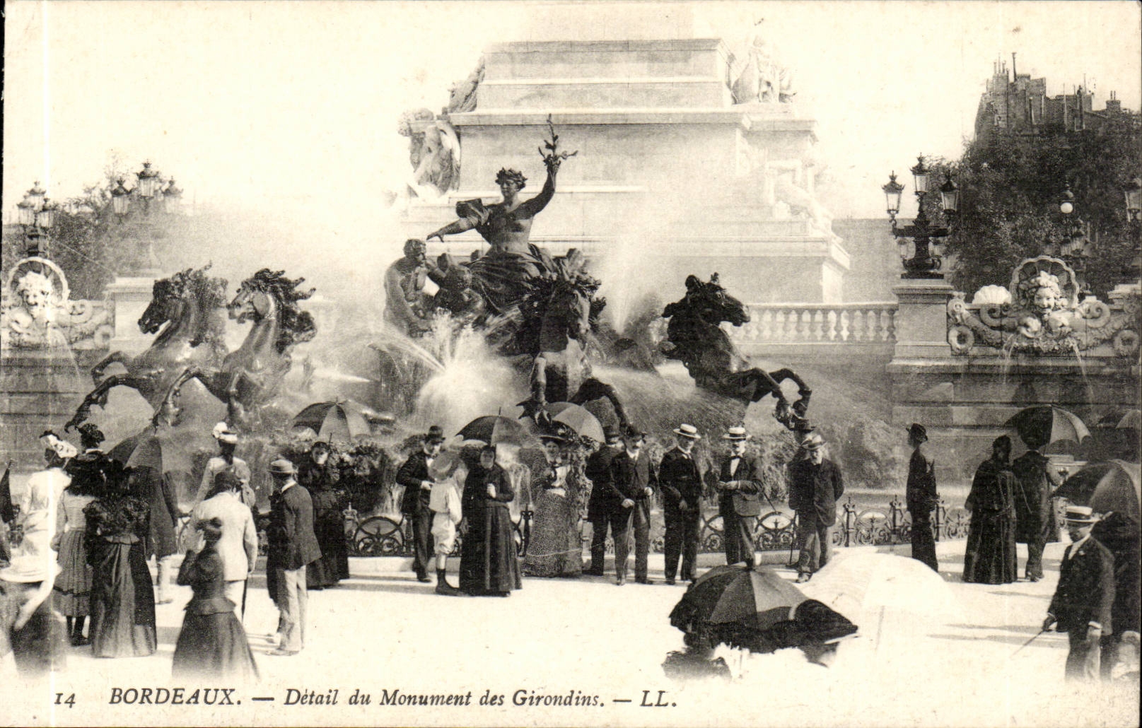 Bordeaux - Detail of the Monument of the Of Gironde ones - CPA