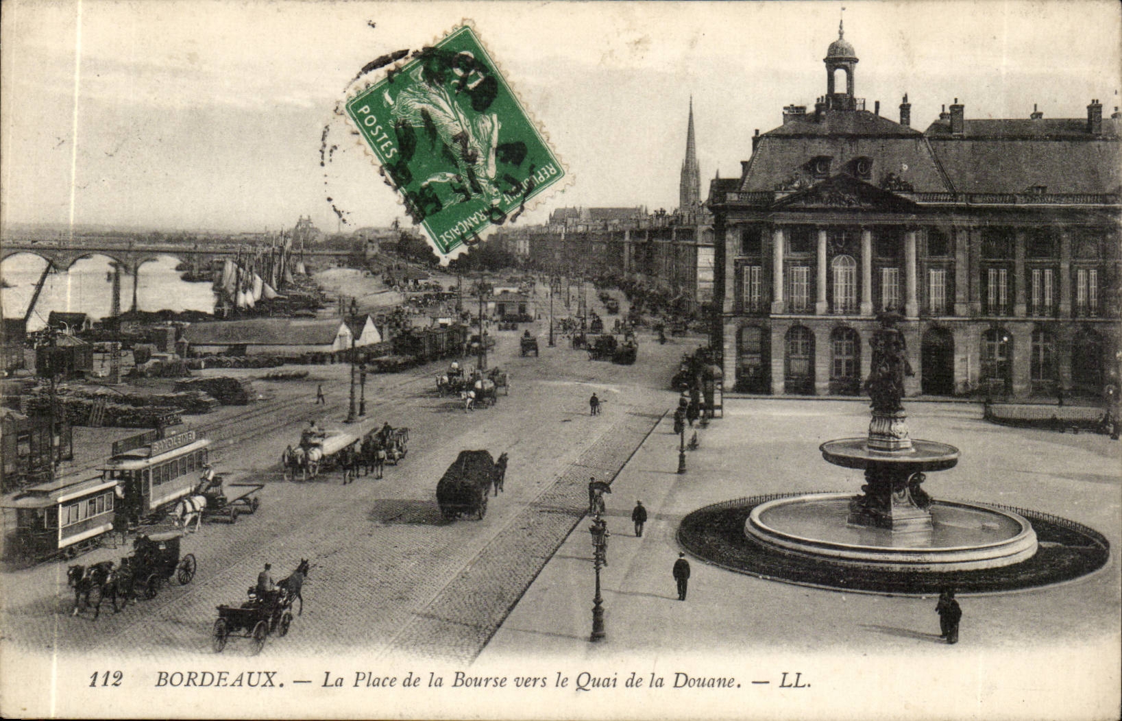 Bordeaux - the Place of the Stock Exchange towards the quay of the Customs - CPA
