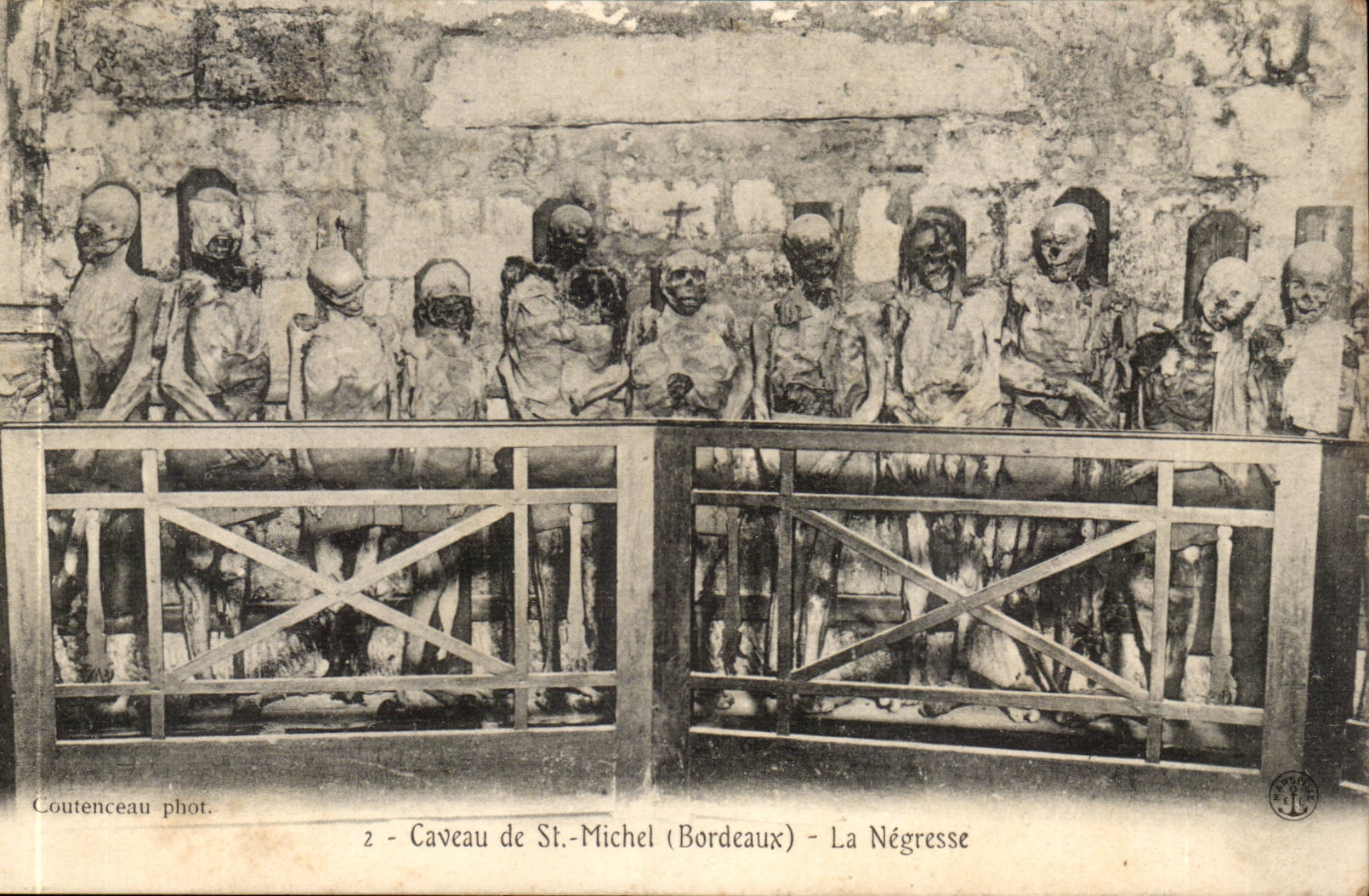 Bordeaux - Caveaux of Saint Michel Negros - CPA