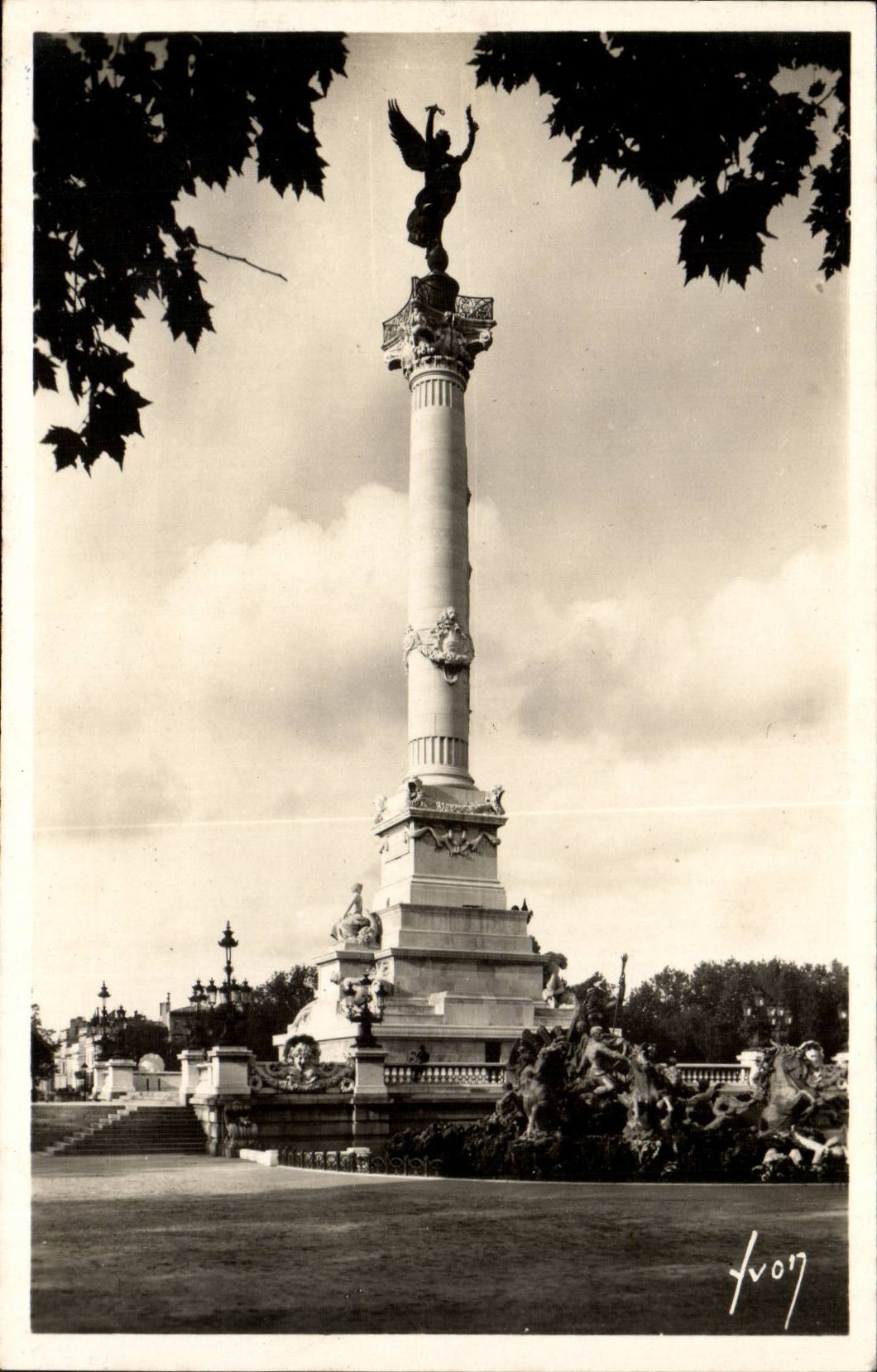 Bordeaux - the Monument of the Of Gironde ones - CPA