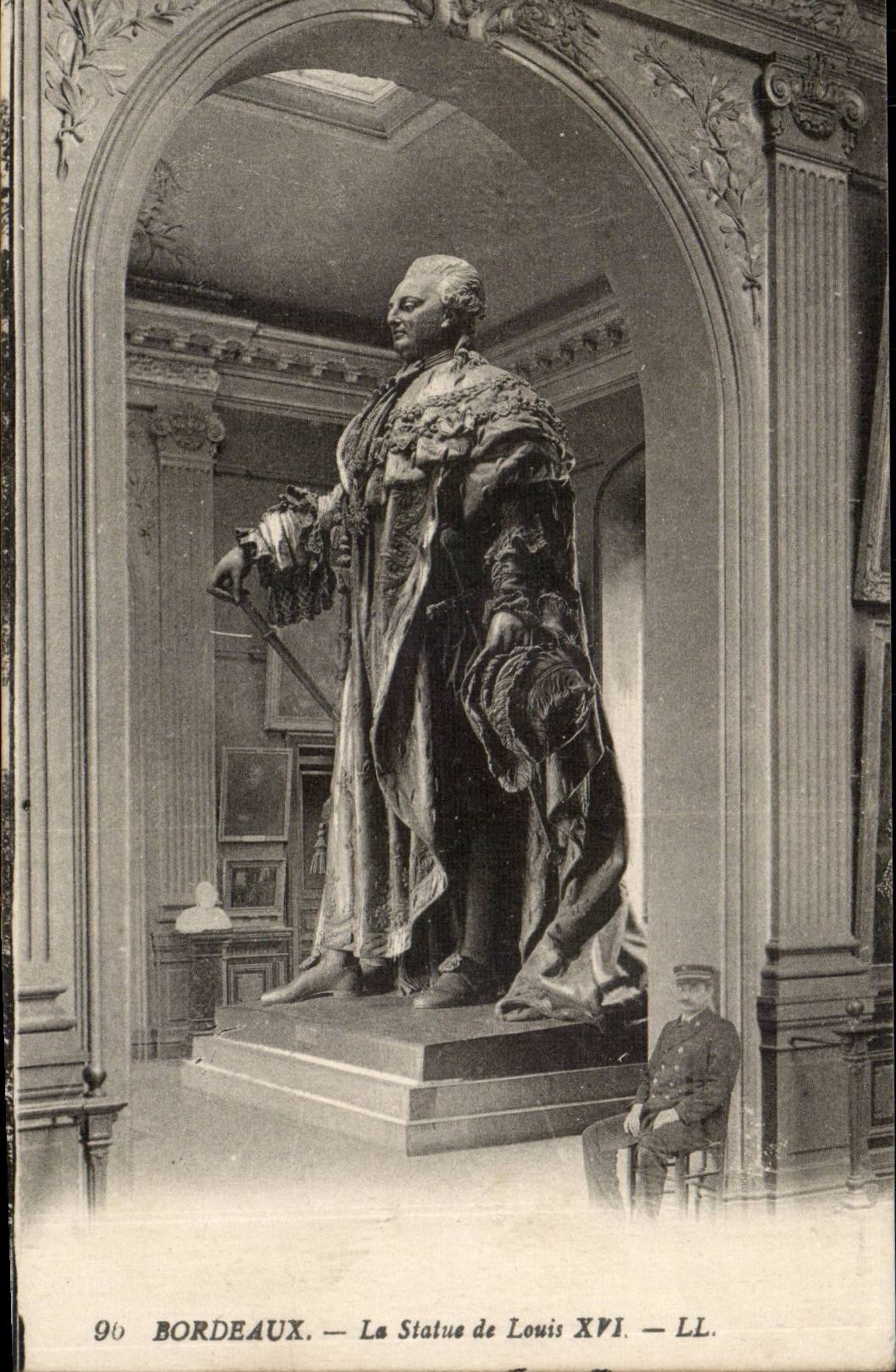 Bordeaux - Statue of Louis XVI - CPA