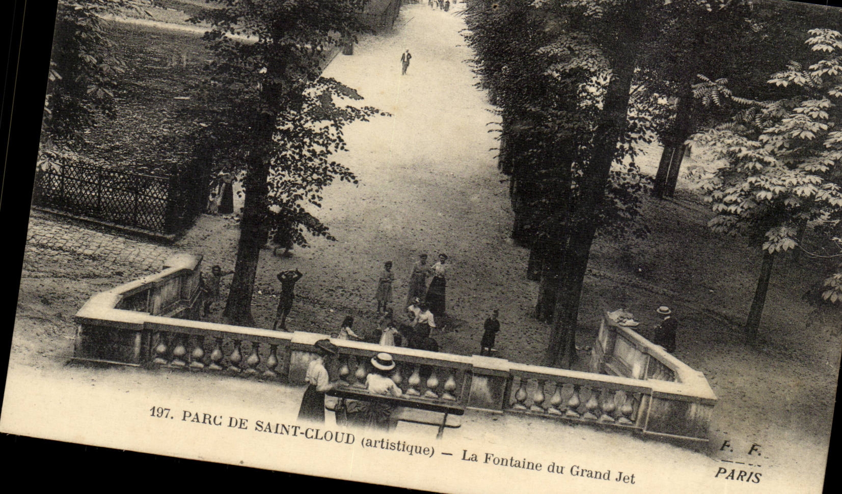 Parc de Saint Cloud CPA la fontaine du grand jet