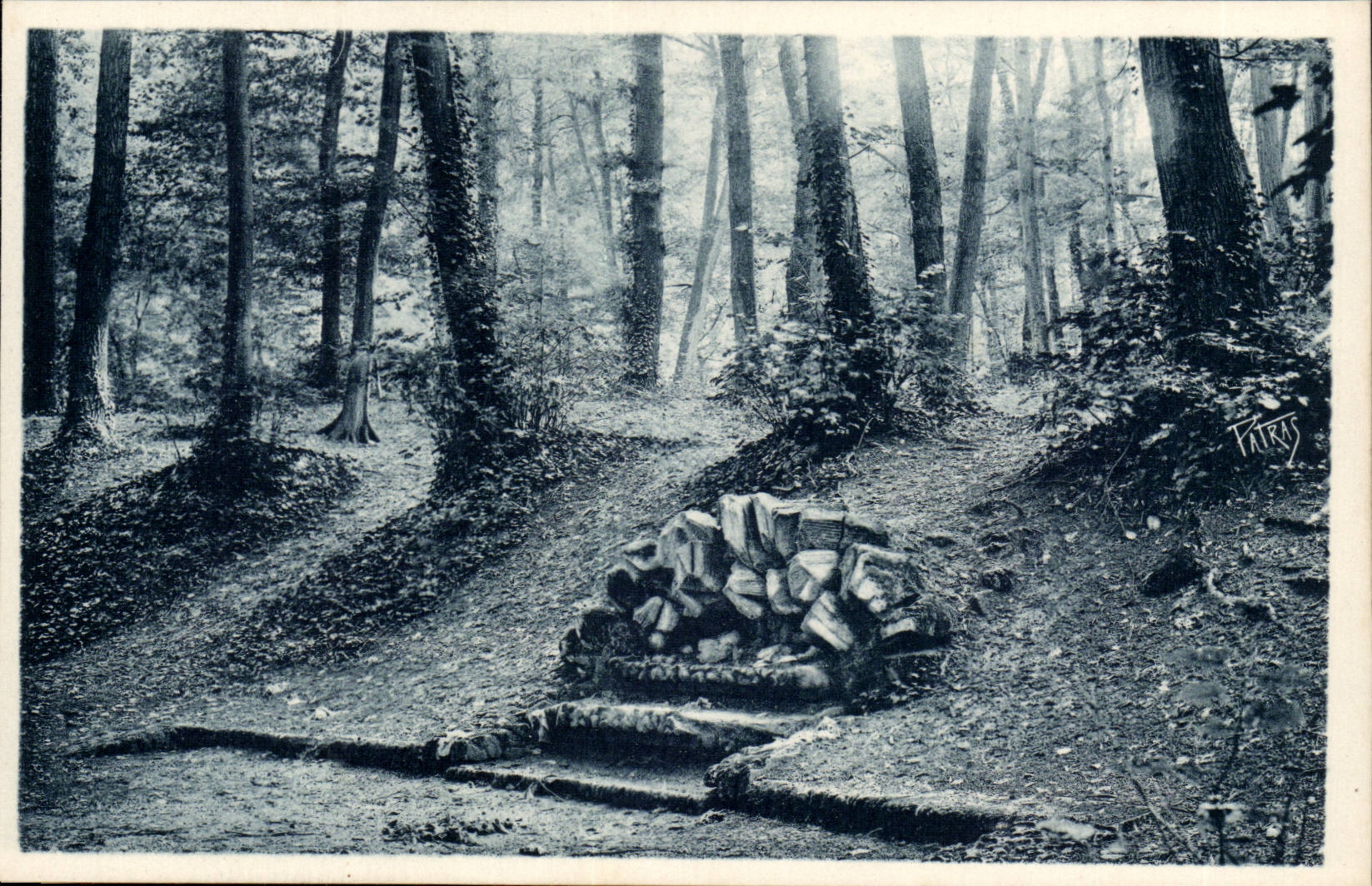 Saint Cloud CPA Fontaine de Marie Antoinette