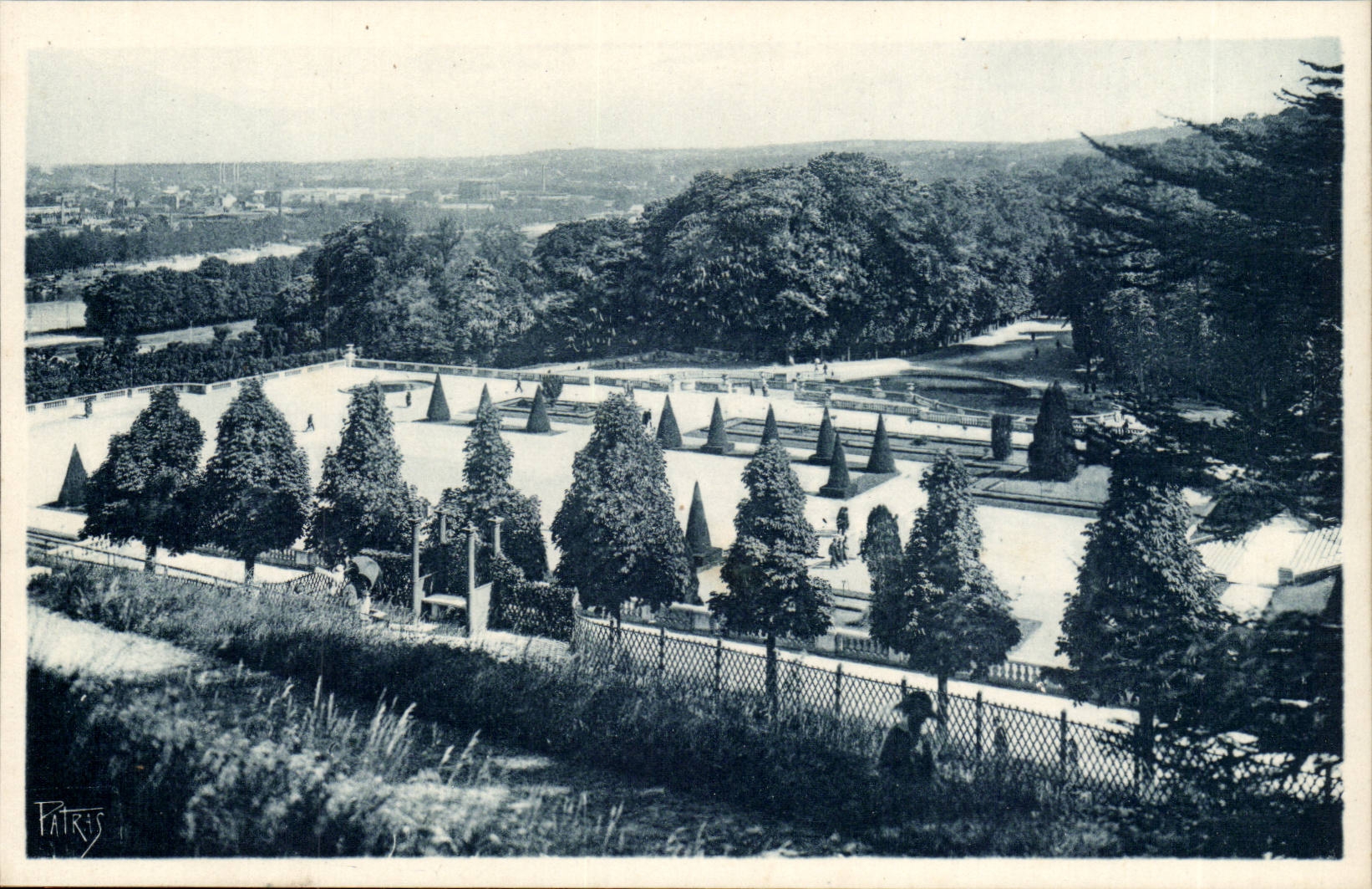 Saint Cloud CPA the park floors of the terrace of Trocadero