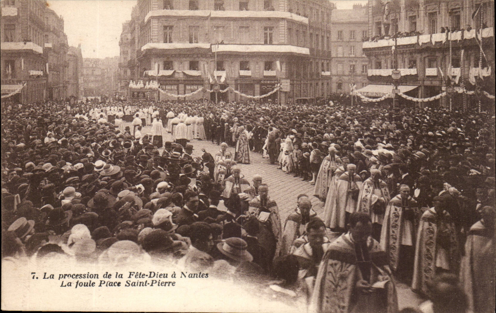 Nantes CPA the procession of the festival God has Nantes crowd Place Holy Pierre TOP