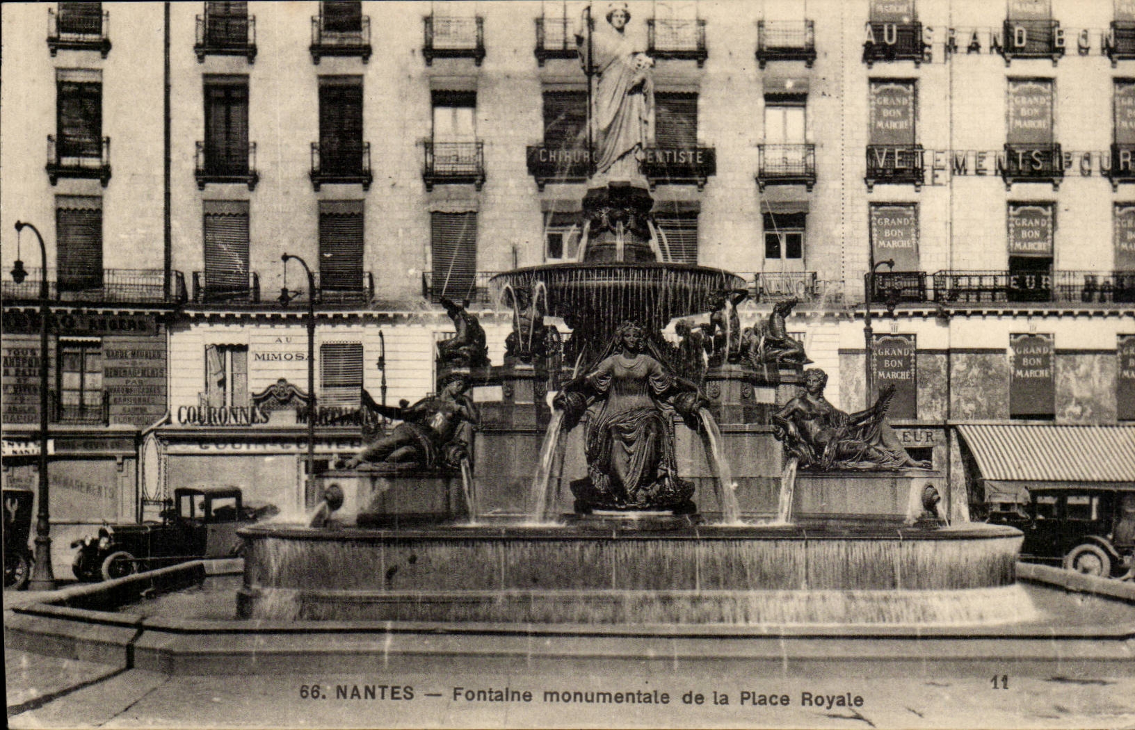 Nantes CPA monumental Fountain of the royal place