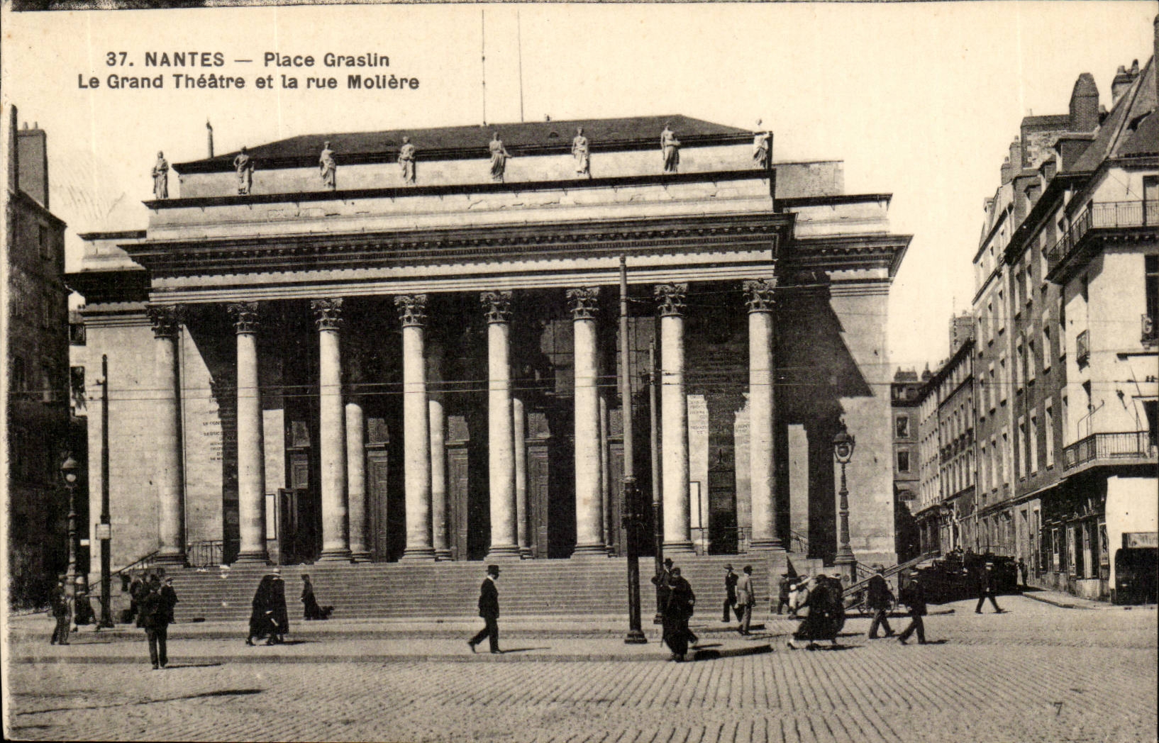 Nantes CPA Places Graslin the large theater and the street Moliere