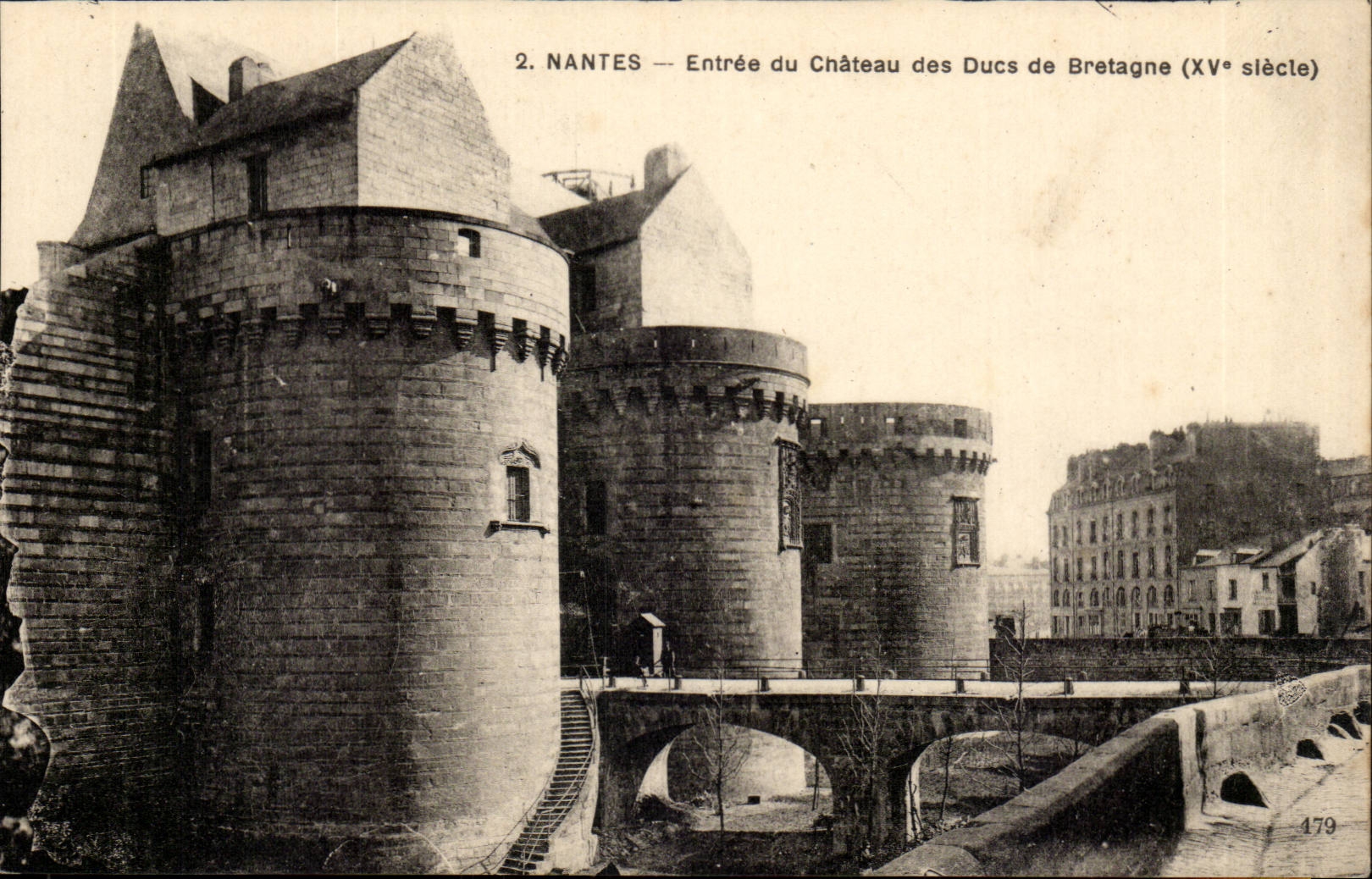 Nantes CPA Entrance of the castle of the dukes of Brittany