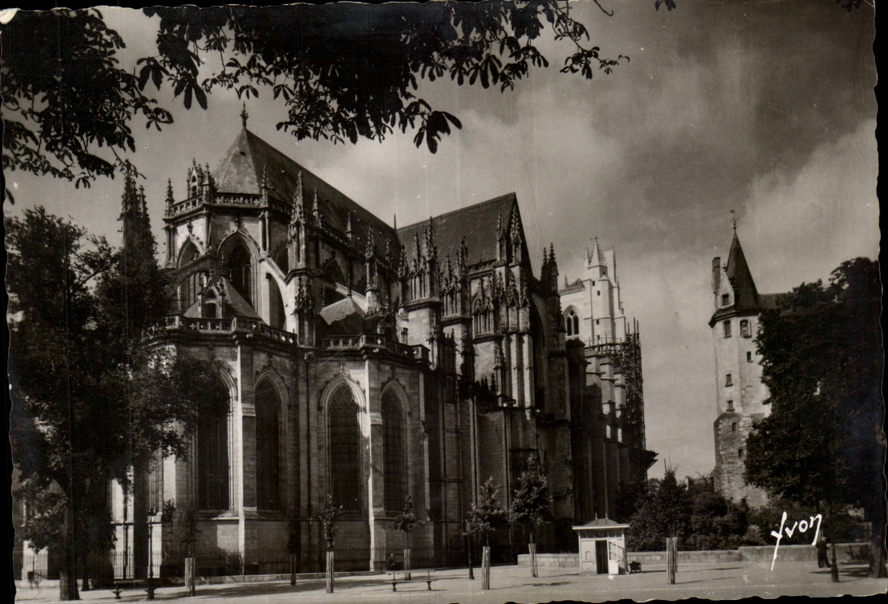 Nantes CPA der Apse der Kathedrale Str Pierre