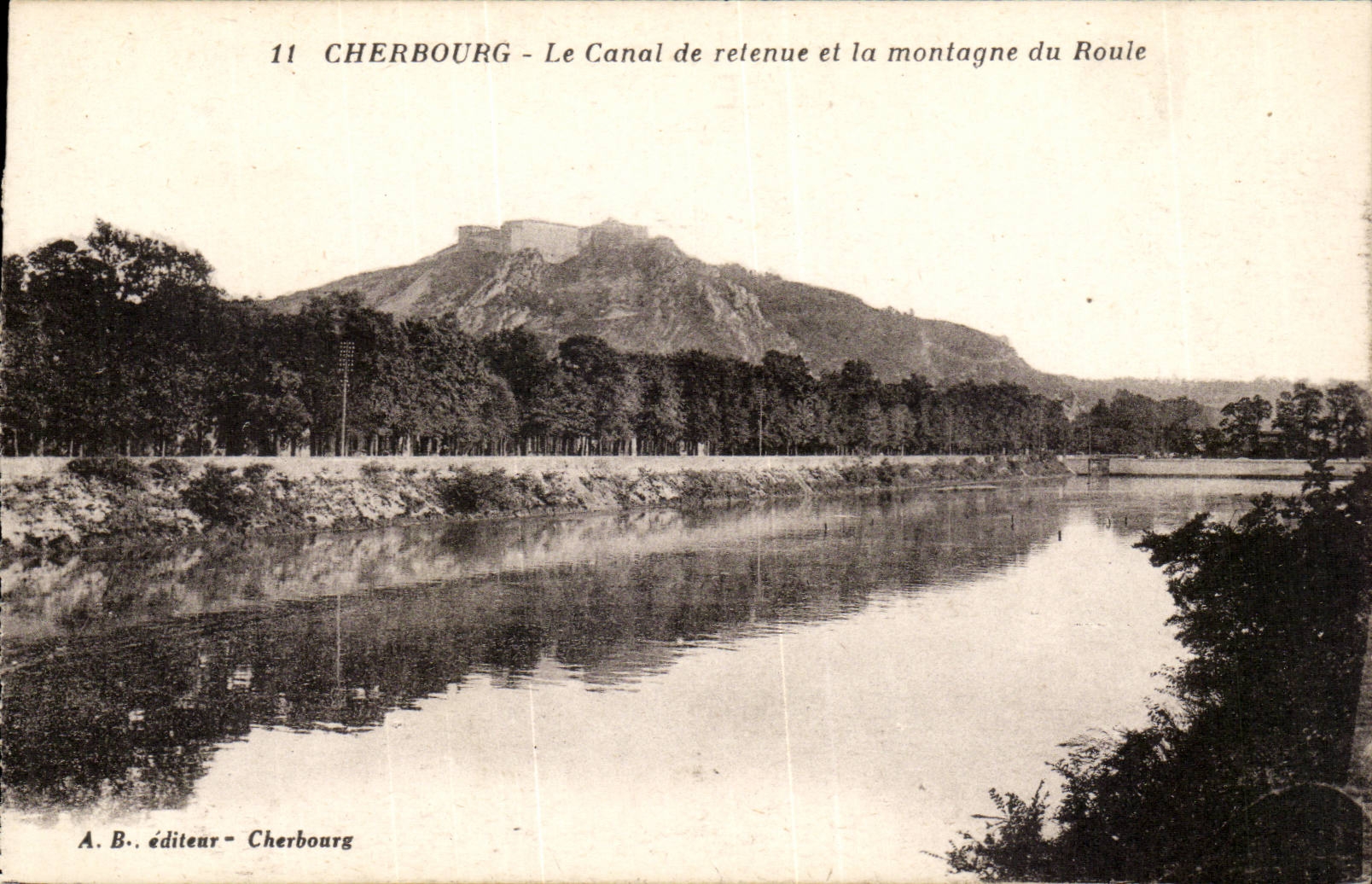 CPA Cherbourg the canal of reserve and the mountain of Rolls