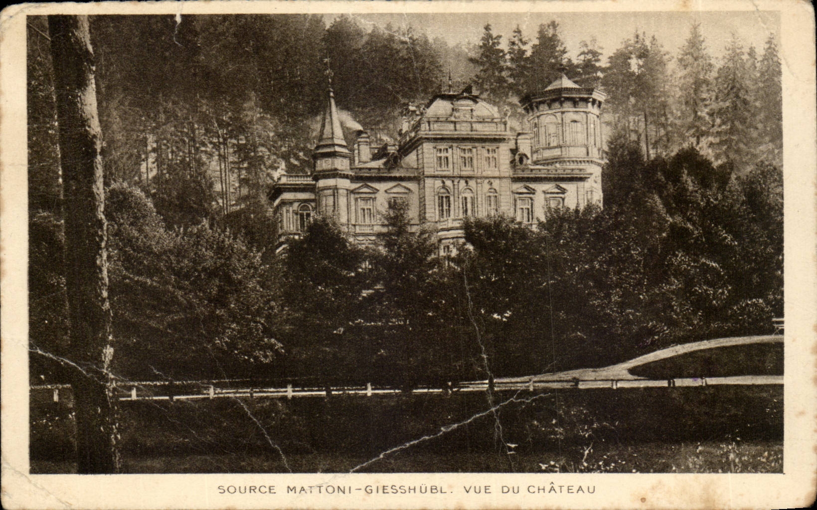CPA Source Mattoni Giesshubl Vue du chateau