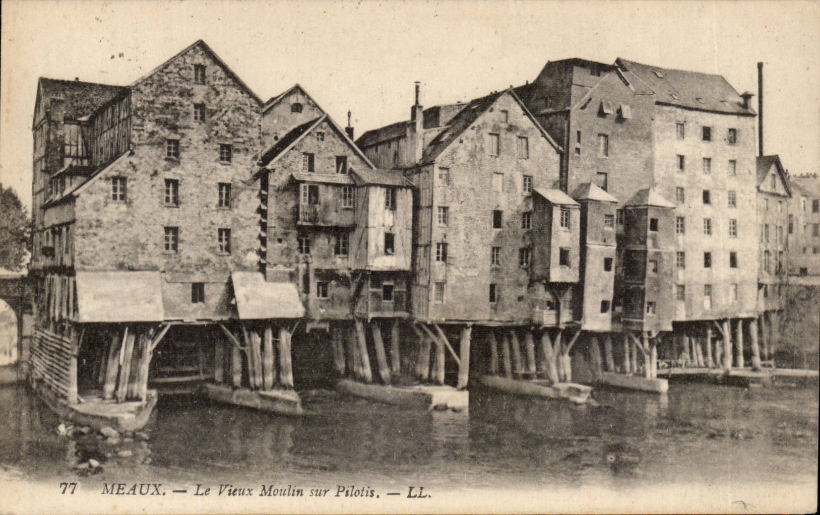 Meaux CPA the old mill on pile