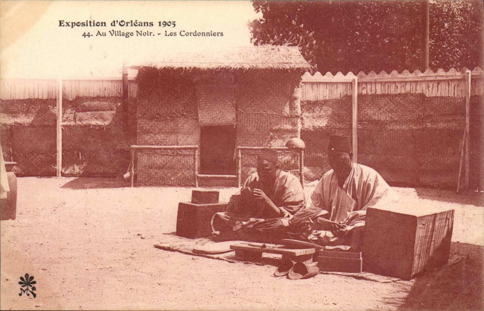 CPA Exposition d'Orleans 1905 Au village noir Les cordonniers TO P(Afrique Africa petits metiers)