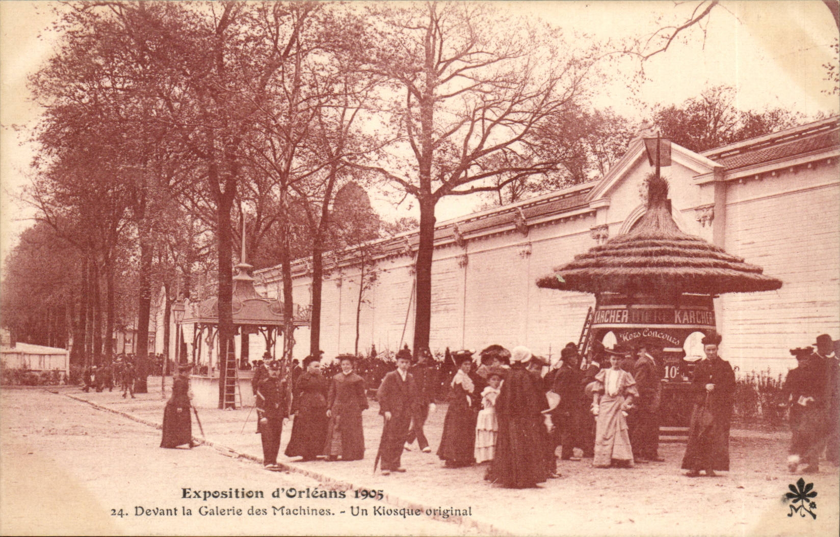 CPA Exposition d'Orleans 1905 DEvant la galerie des machines Un kiosque original