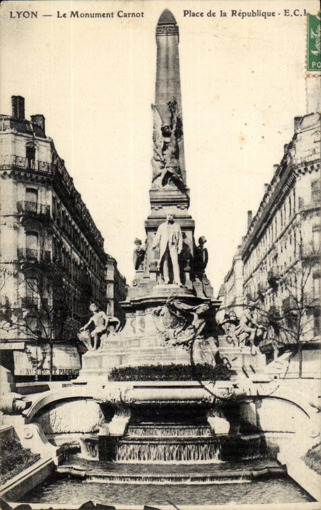 Lyon CPA the Carnot monument Places Republic