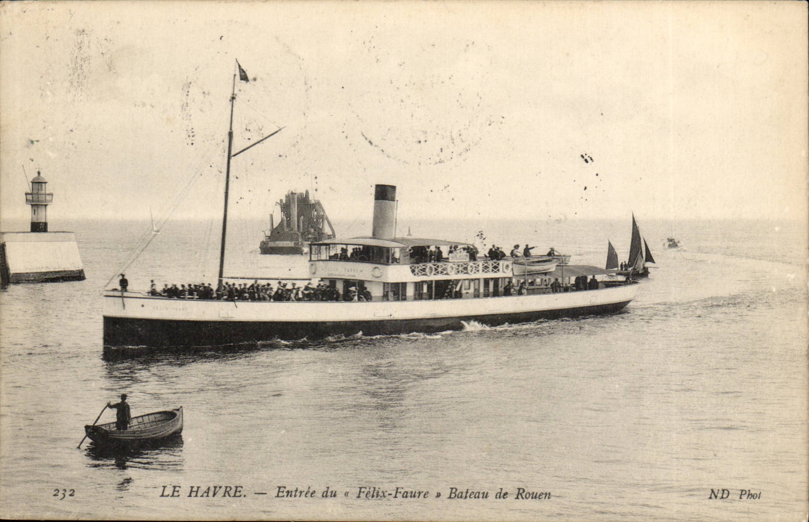 CPA Boat Le Havre Entrance of Felix Faure Boat of Rouen