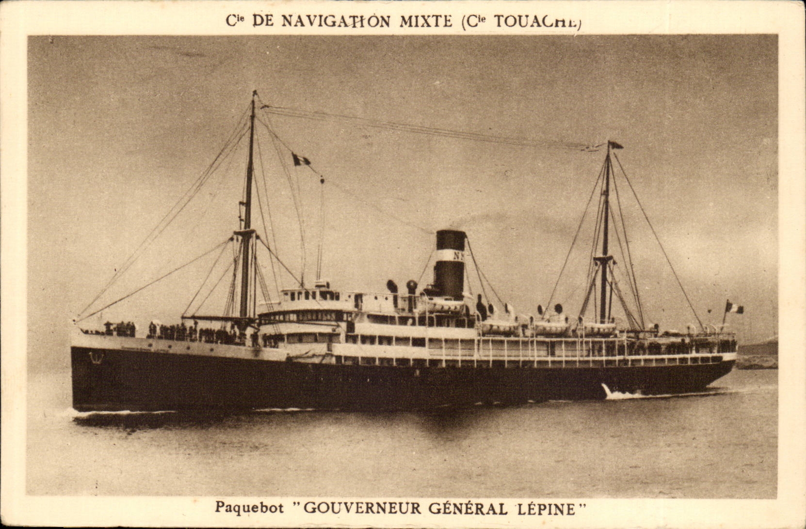 CPA mixed Boat Co of Navigation (Co Touache) Steamer Lepine General governor