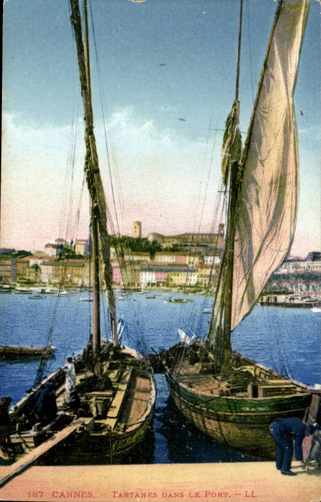 CPA Boat CNES Tartanes in the port