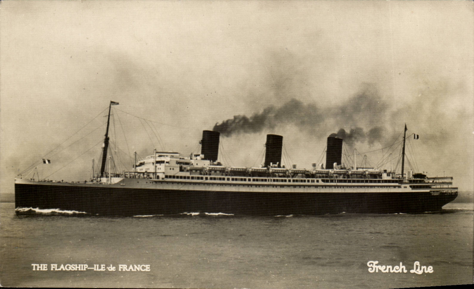 CPA Boat Steamer French line The flagship Ile de France
