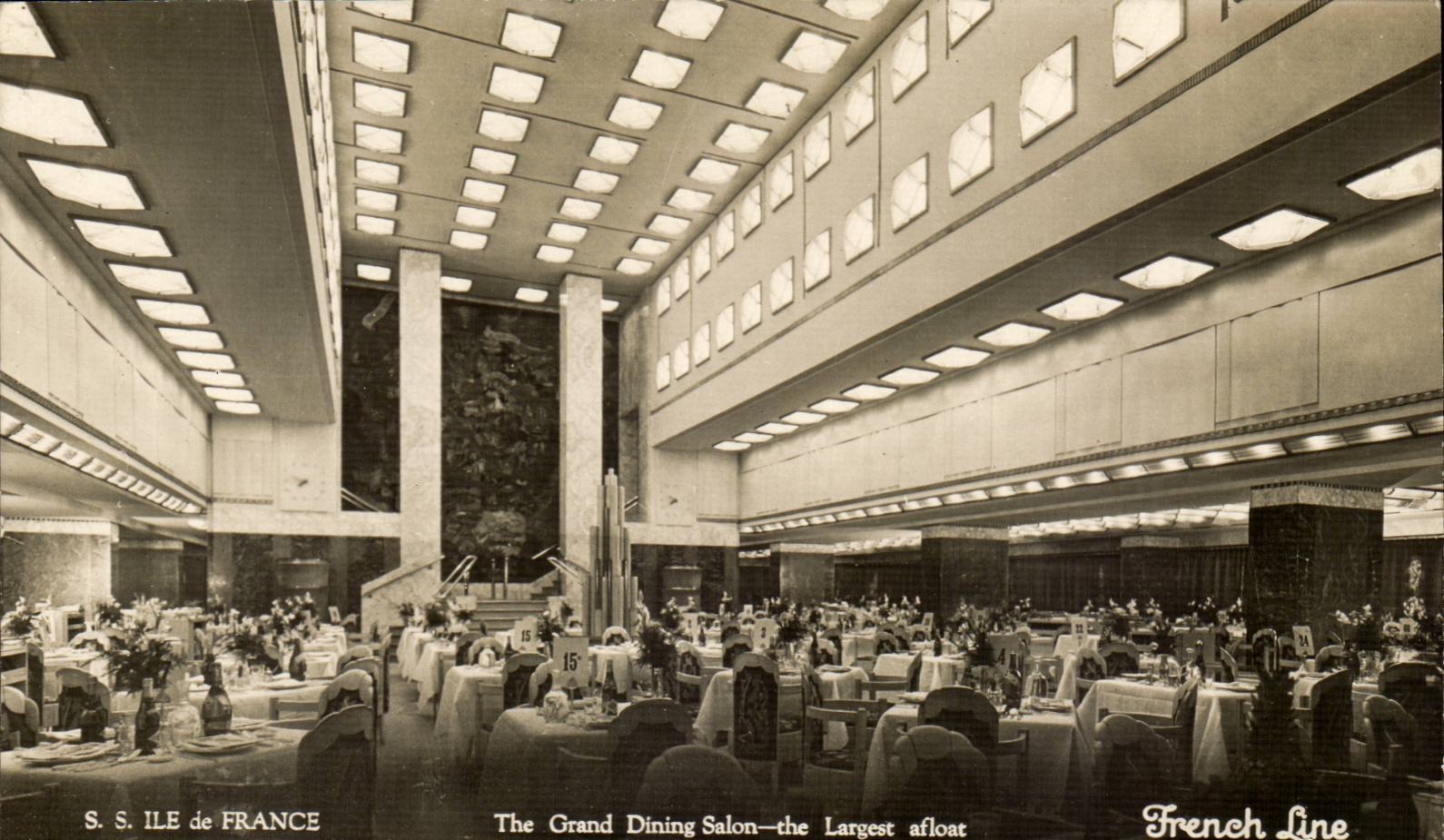 CPA Boat Steamer French line The flagship large The Ile de France dining room First class