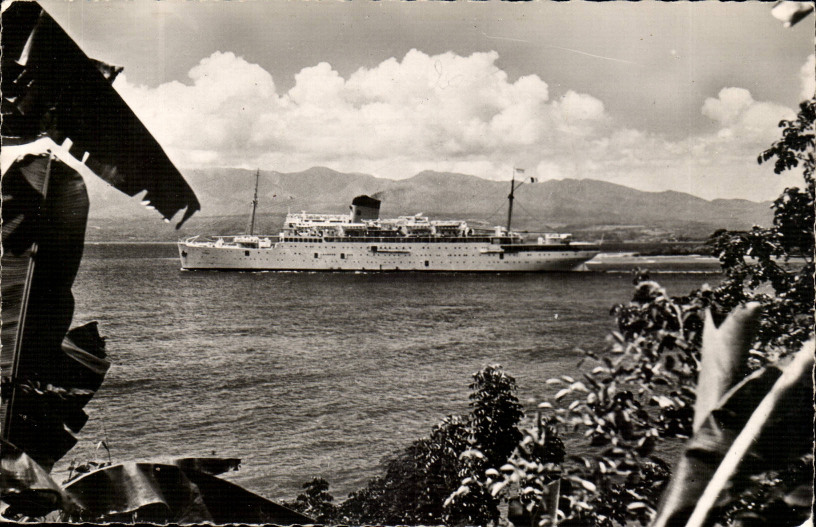 MODERN CARD Boat Transatlantic Steamer Co Gla French line Colombia