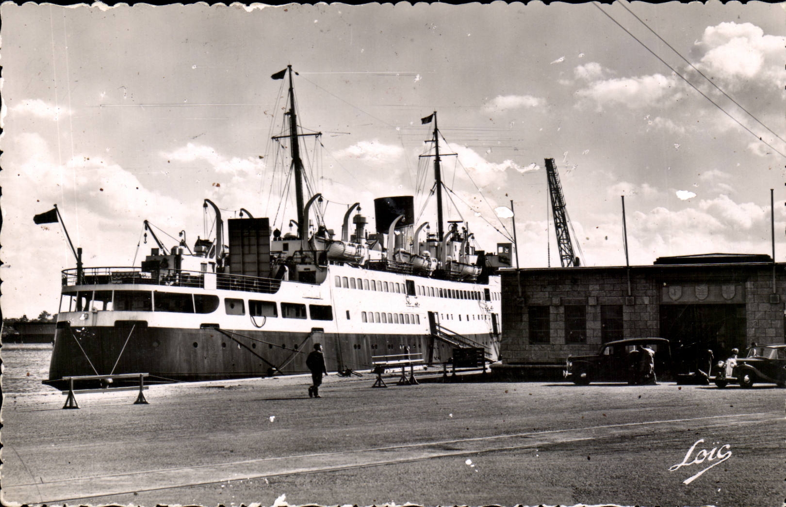 MODERN CARD Boat Steamer Saint Malo Train station maritime and the cliff has quay