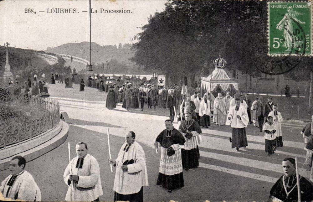 Lourdes CPA the procession