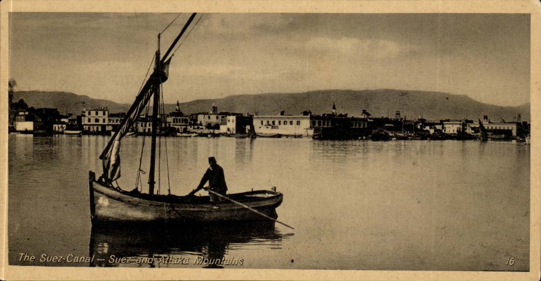 Egypt Egypte The Suez canal CPA Suez and Attaka Mountains