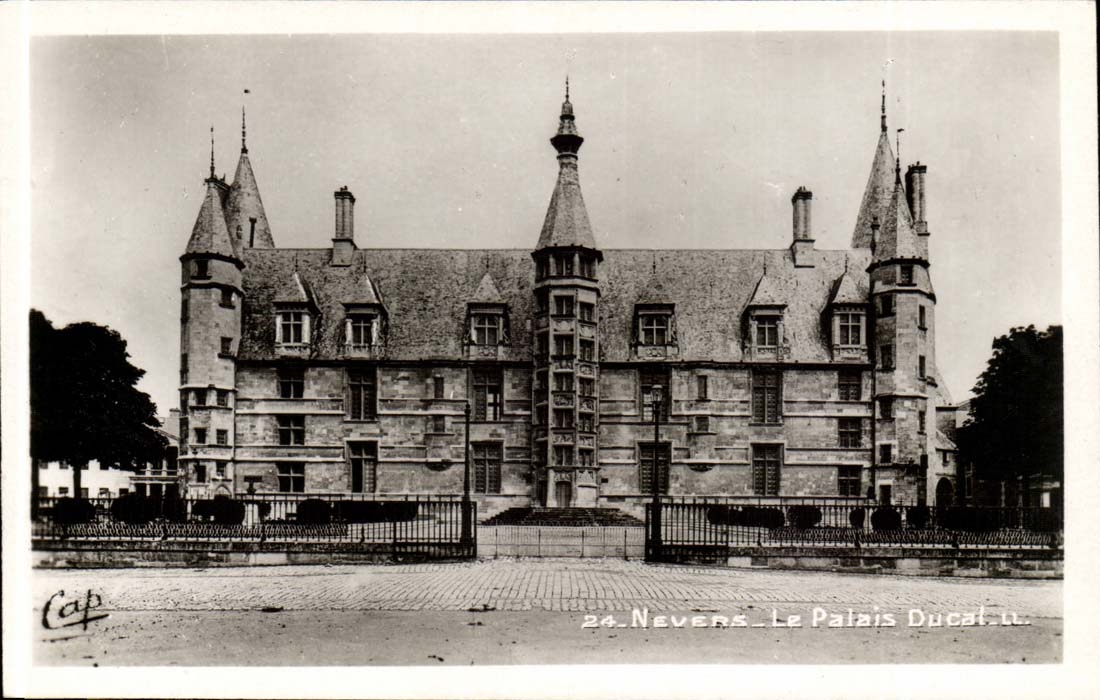 Nevers CPA the ducal palate