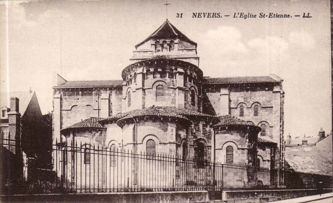 Nevers CPA Church St Etienne